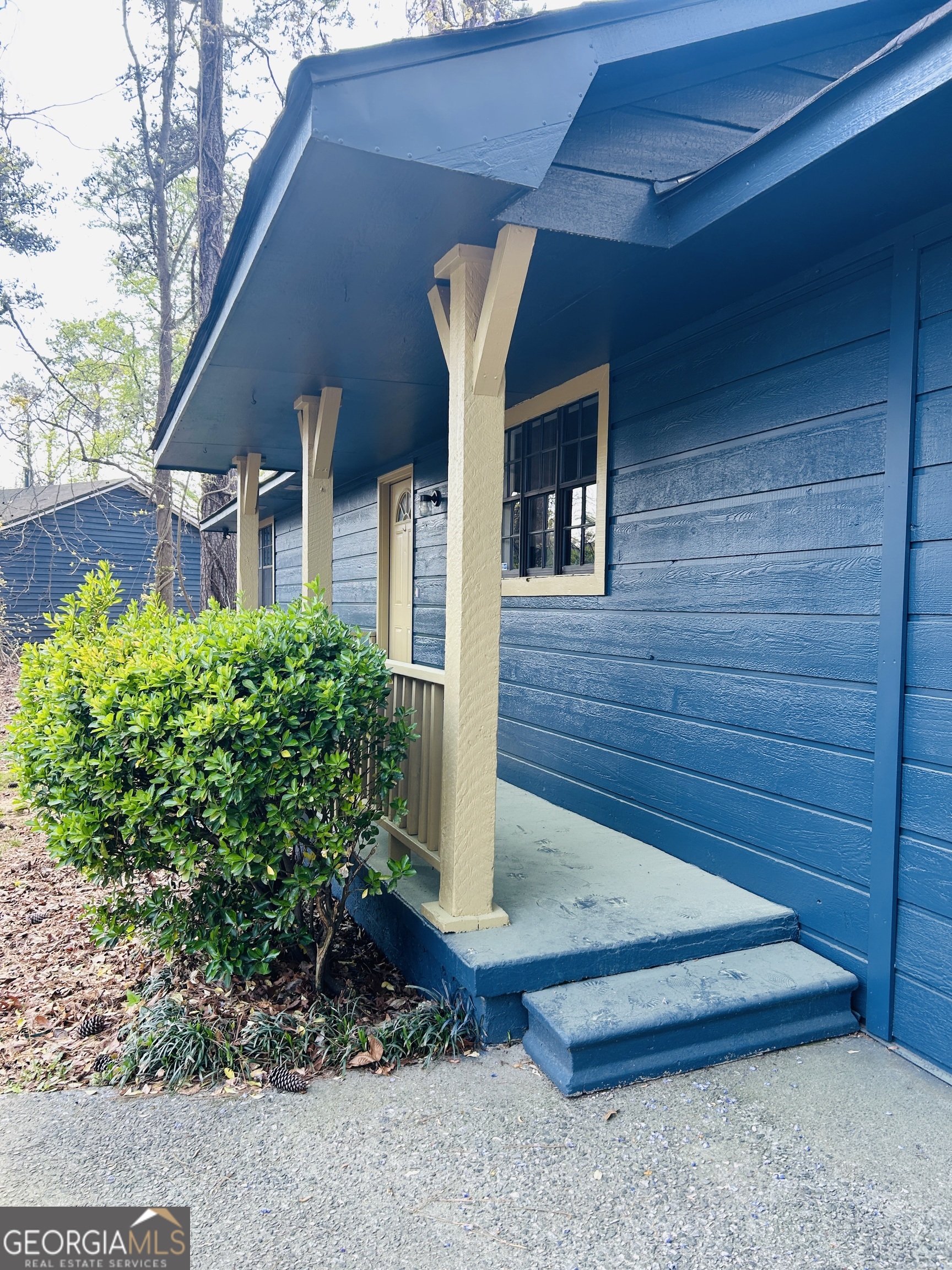 6165 Radford Drive Property Photo 4