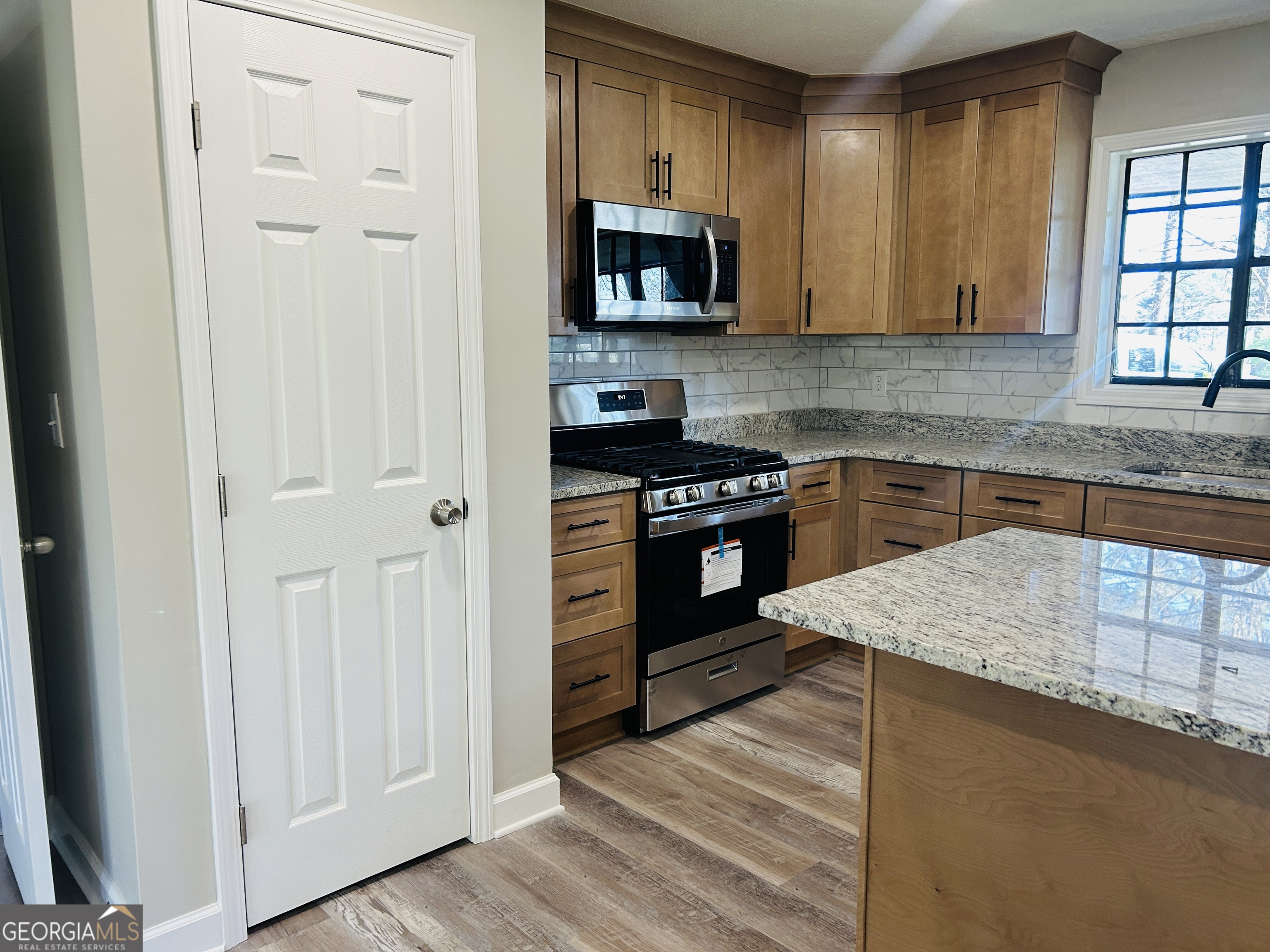 6165 Radford Drive Property Photo 9