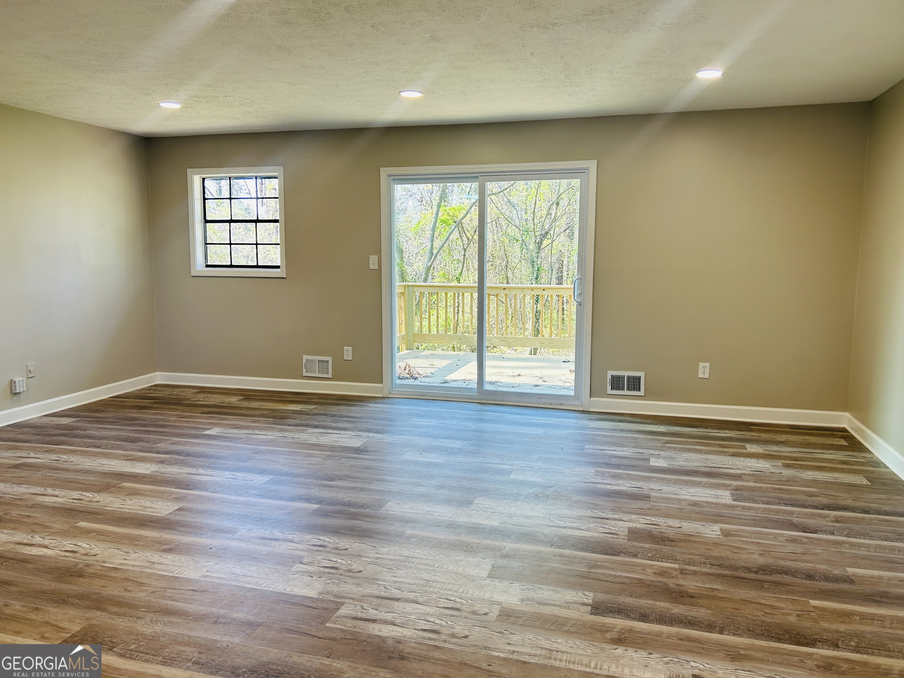 6165 Radford Drive Property Photo 10