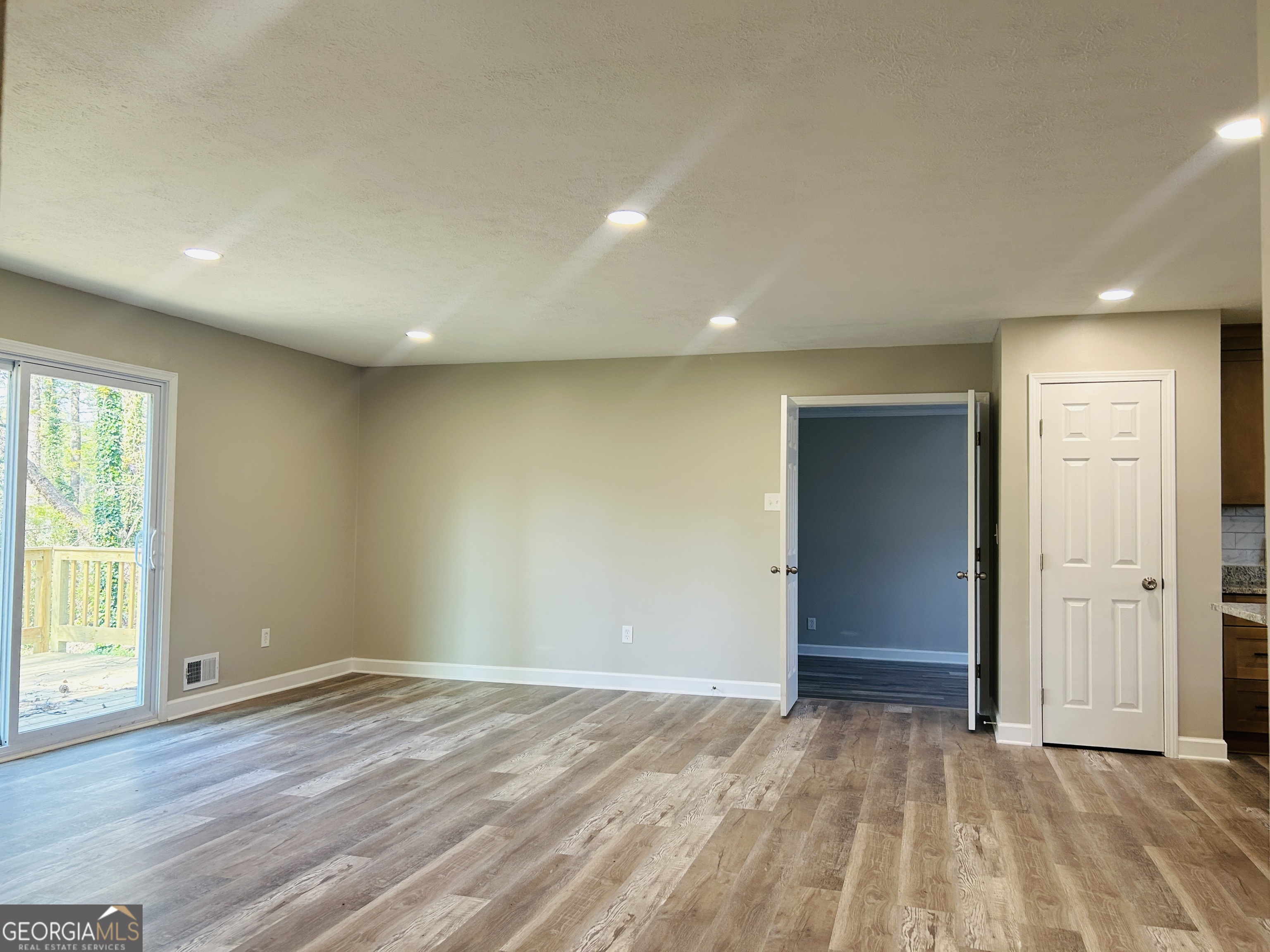 6165 Radford Drive Property Photo 12