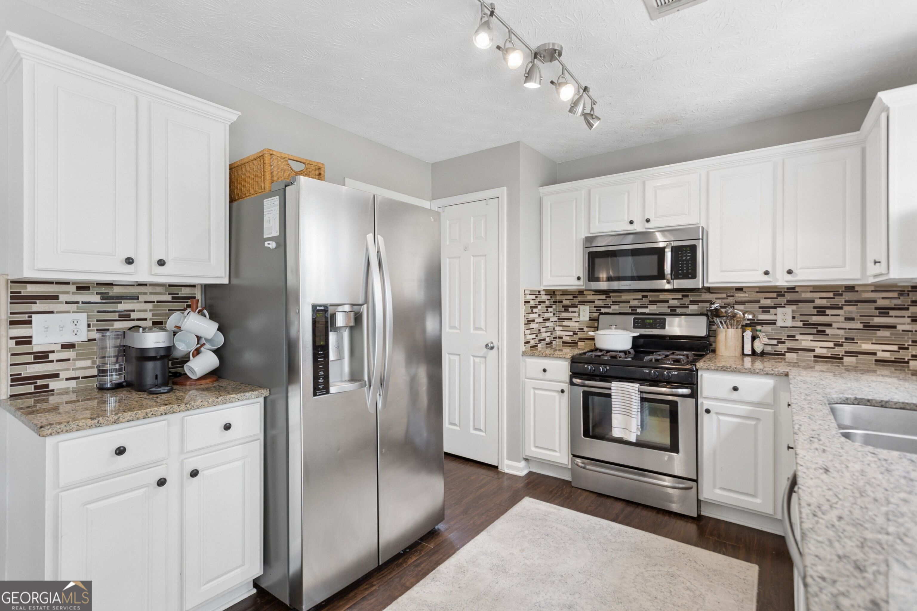 1418 Glenover Circle Property Photo 3