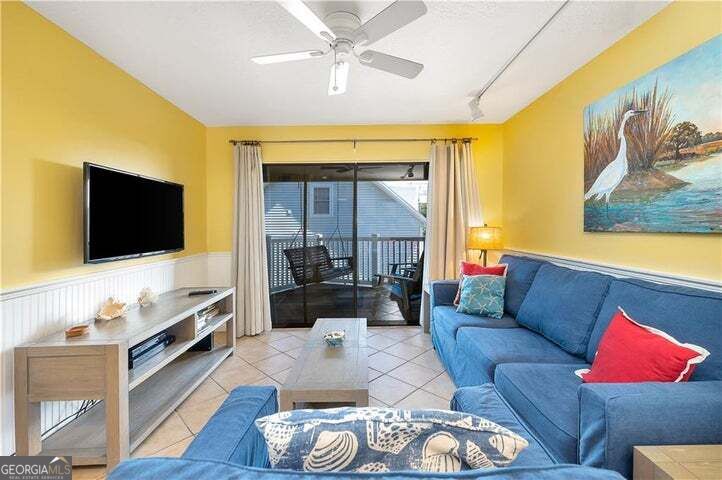 1524 Wood Avenue # 215 Property Photo 2