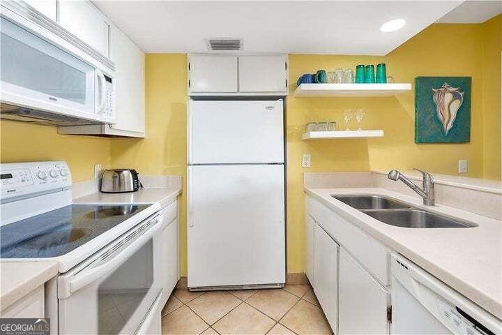 1524 Wood Avenue # 215 Property Photo 4
