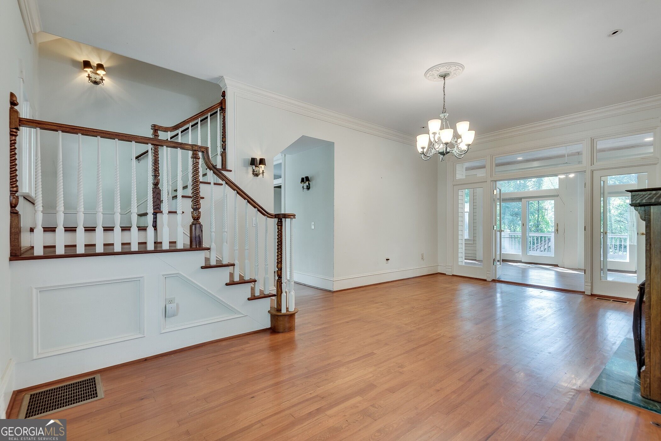 1001 Asbury Street Property Photo 10