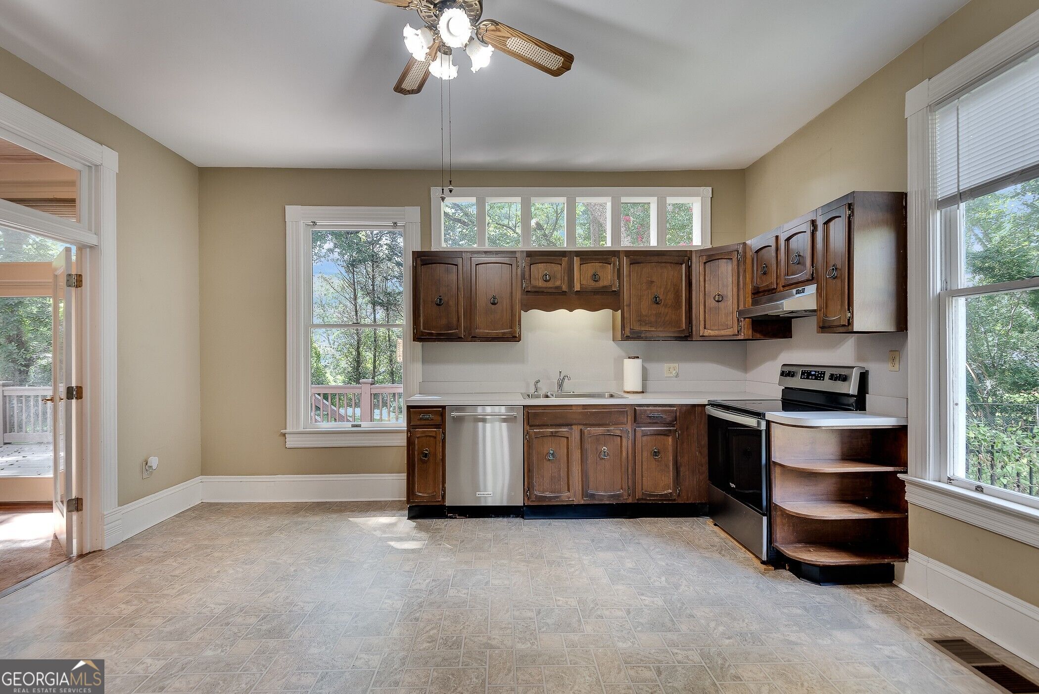 1001 Asbury Street Property Photo 23