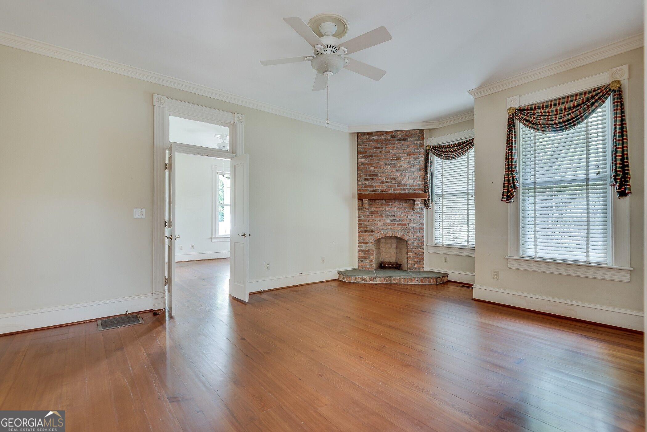 1001 Asbury Street Property Photo 32