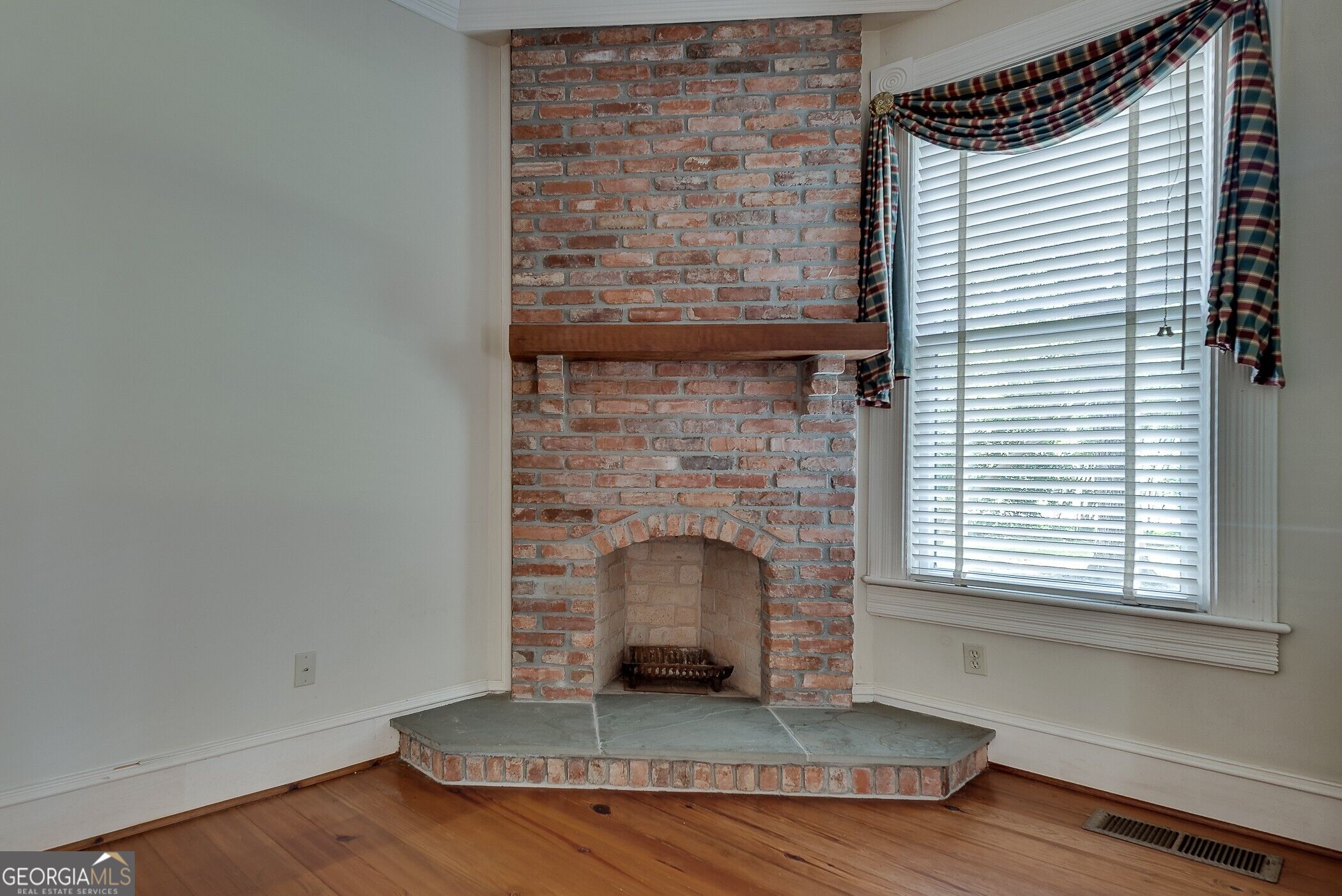 1001 Asbury Street Property Photo 34