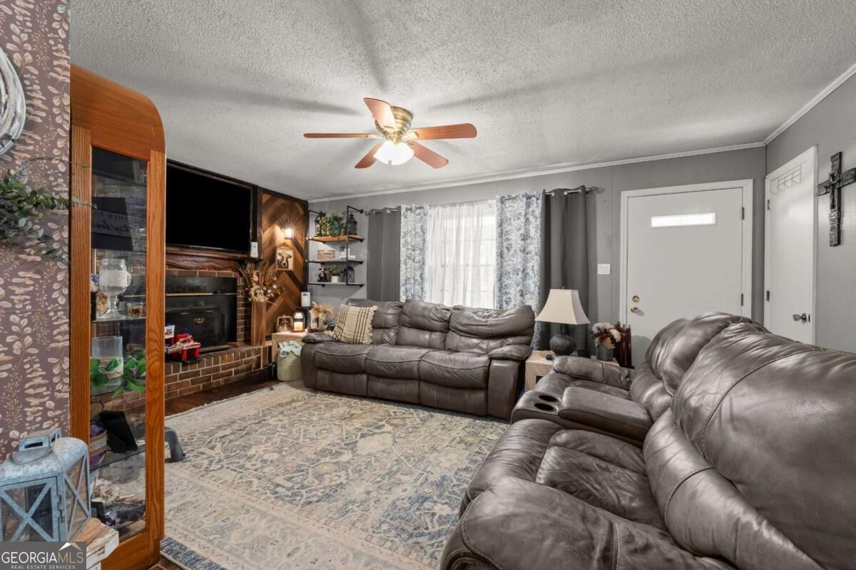 25 Dubignon Drive Property Photo 5