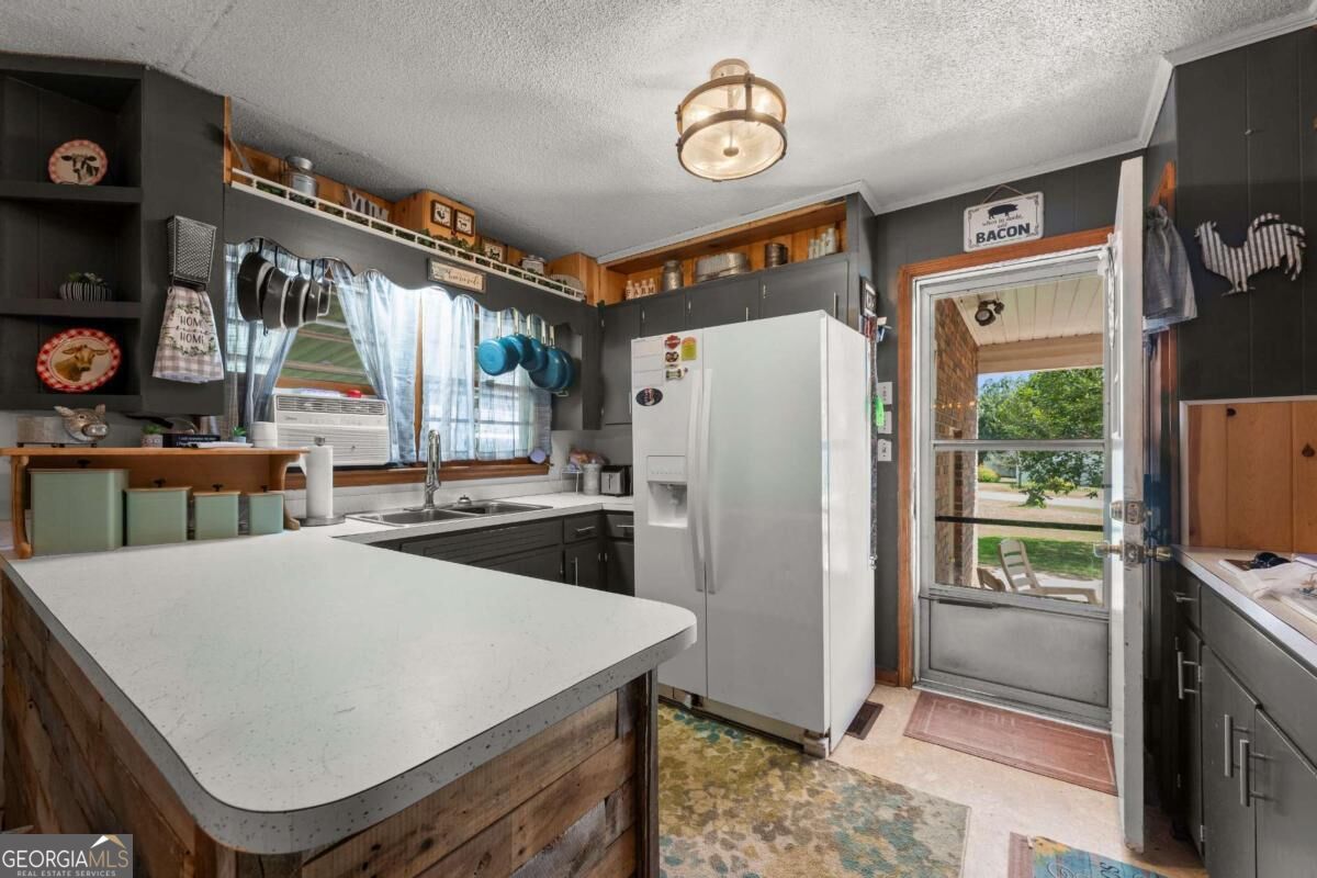 25 Dubignon Drive Property Photo 6