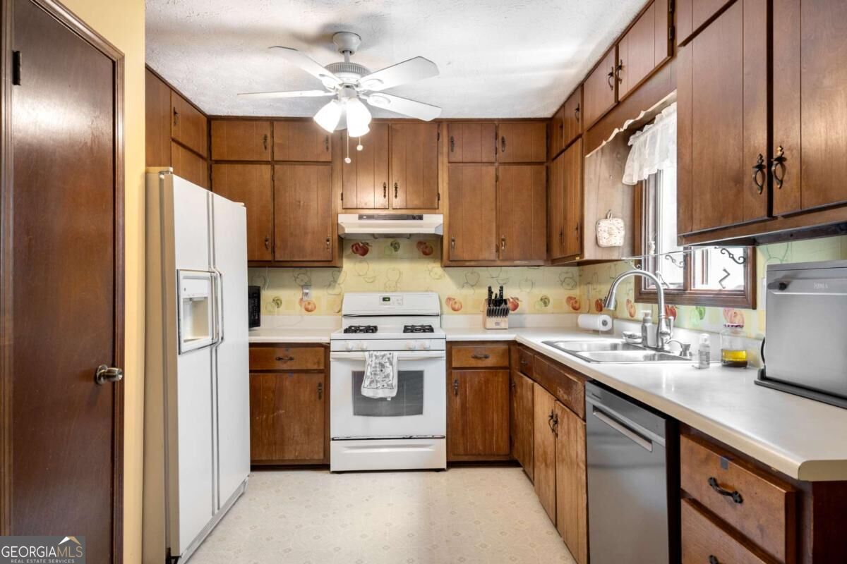 2829 Quinbery Drive Property Photo 3