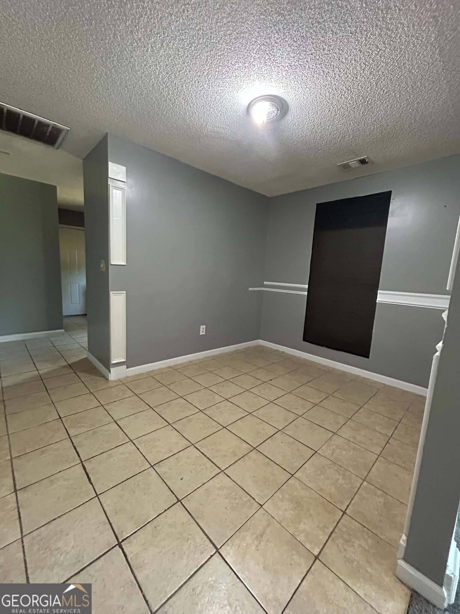 460 Elm Street Property Photo 6
