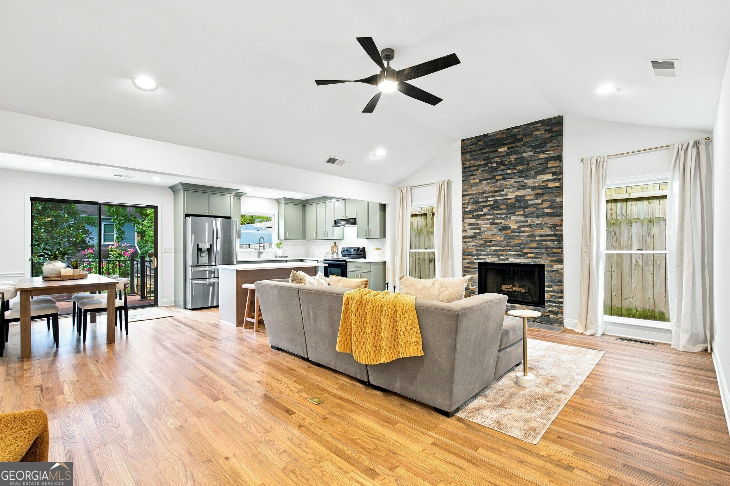 1113 Capital Club Circle Ne Property Photo 4