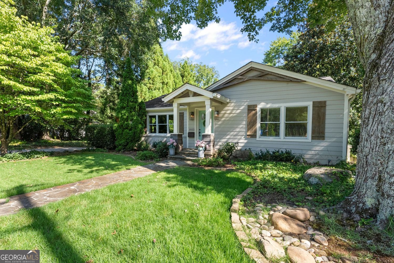 1022 Park Street Property Photo 3