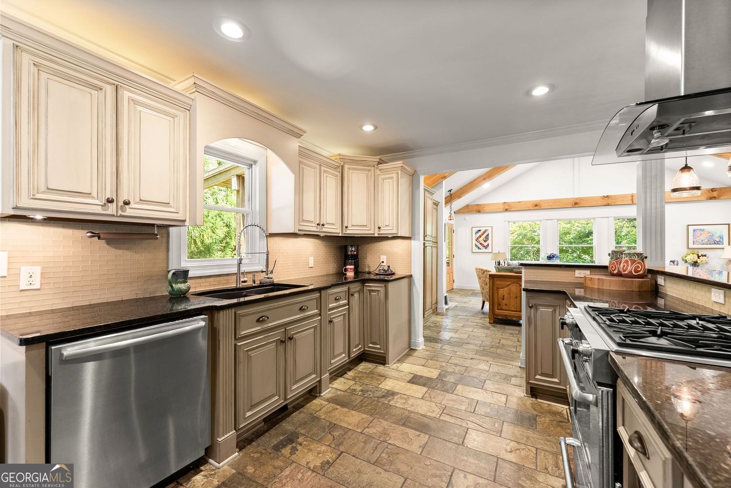 1022 Park Street Property Photo 14