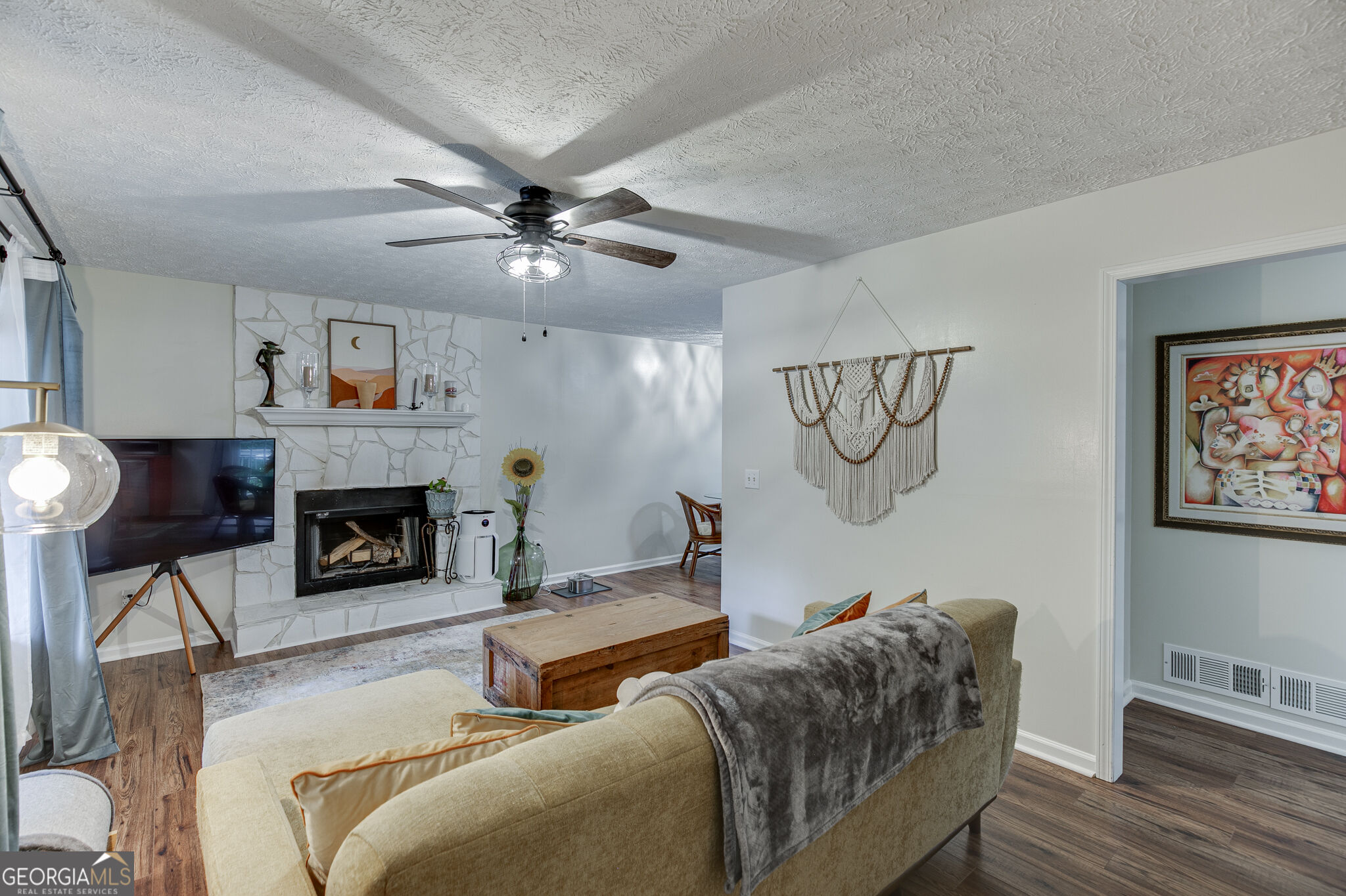 9420 Manor Lane Property Photo 4