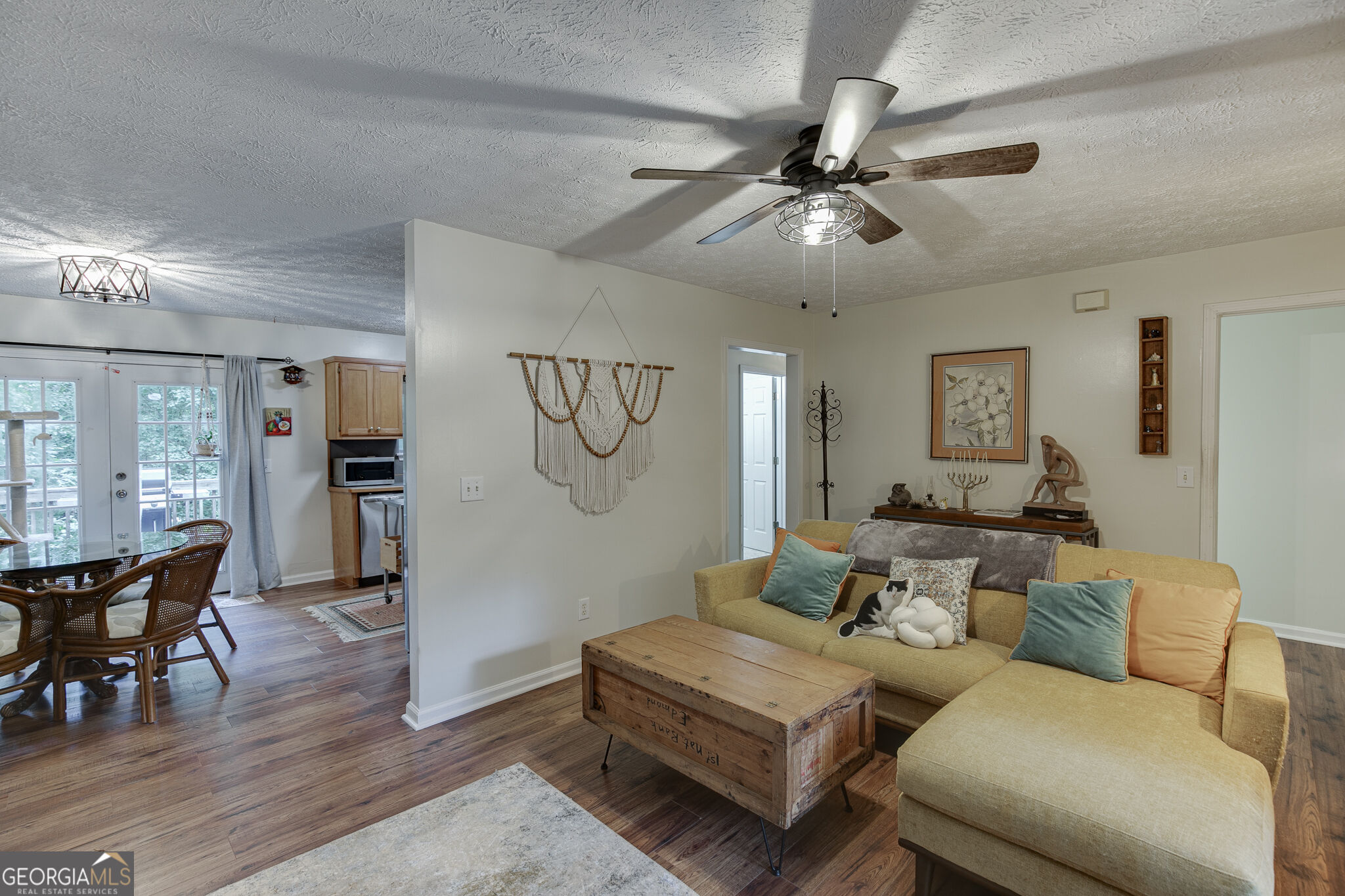 9420 Manor Lane Property Photo 6