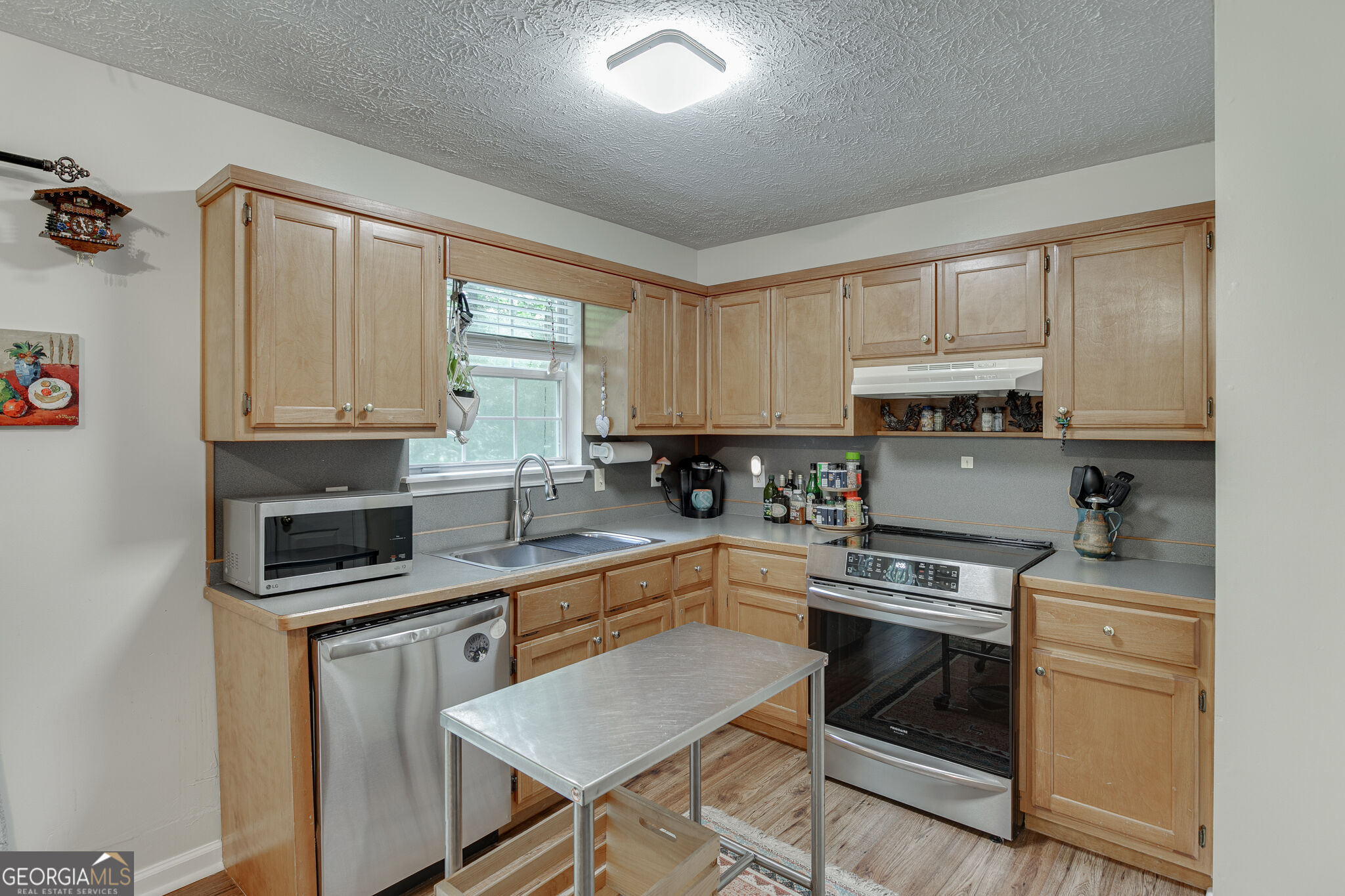 9420 Manor Lane Property Photo 11