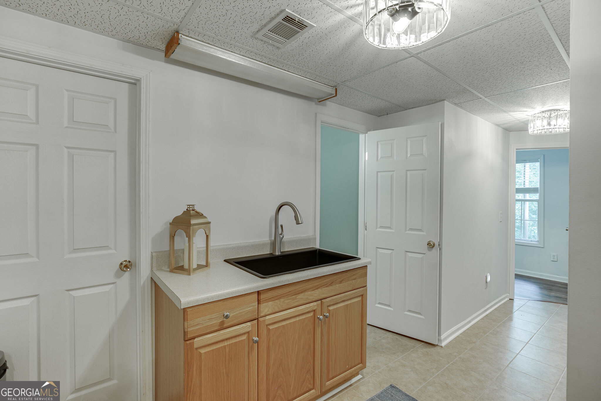 9420 Manor Lane Property Photo 28