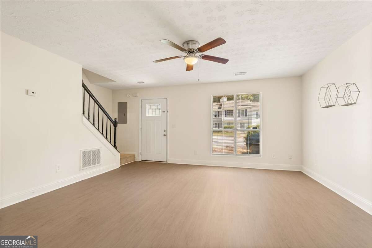 5716 Wells Circle Property Photo 3