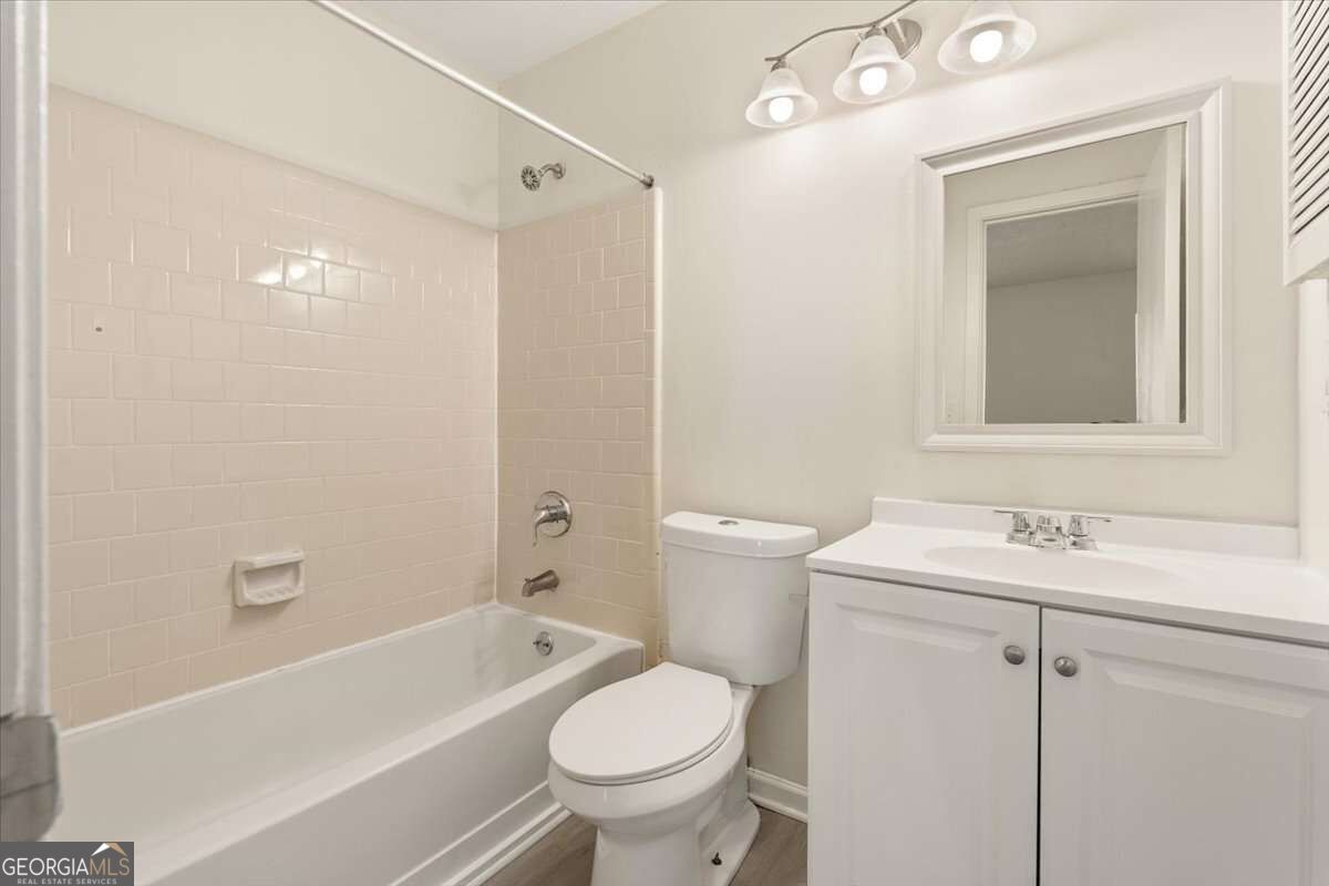 5716 Wells Circle Property Photo 15