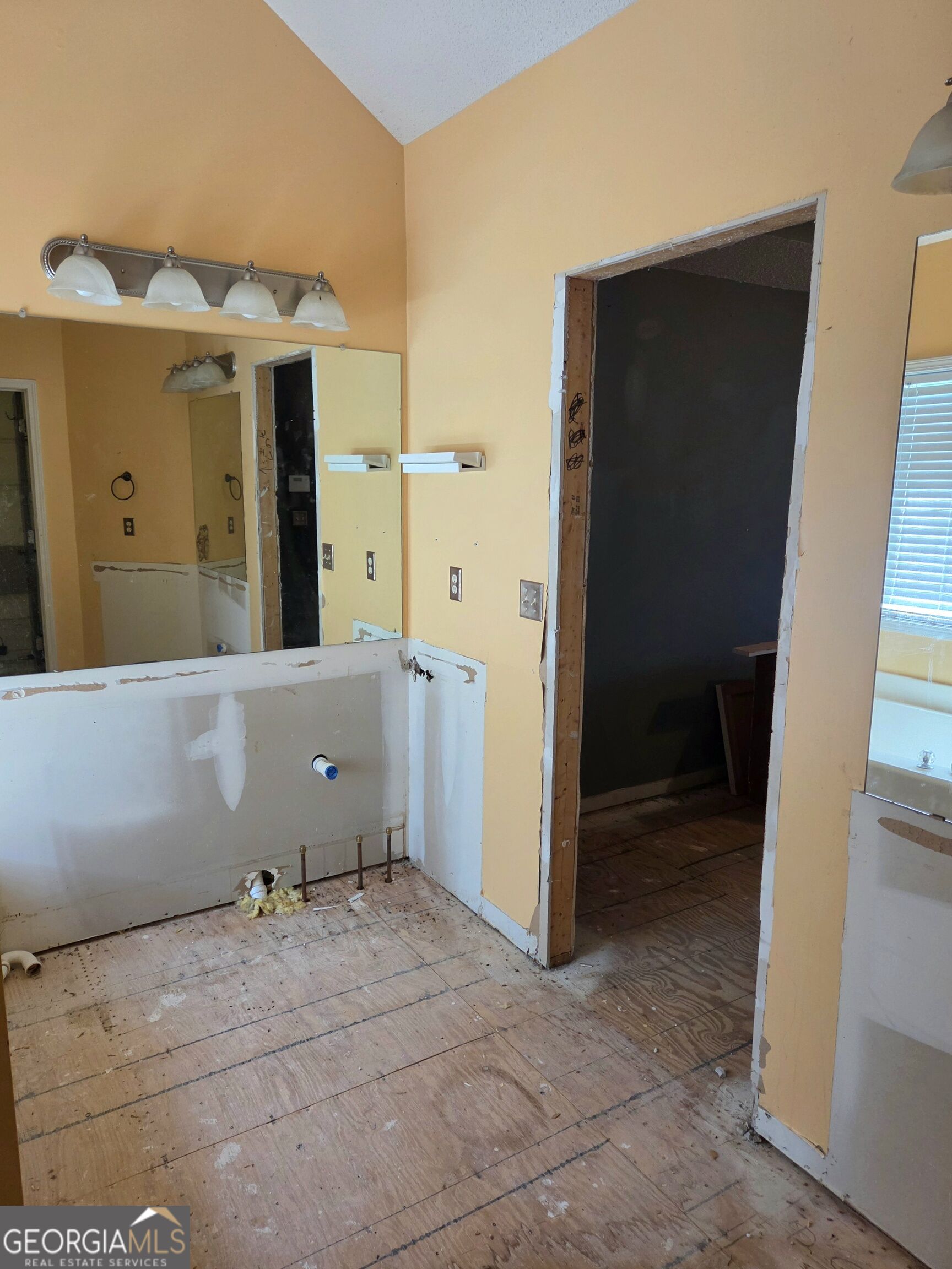 309 Madison Avenue Property Photo 10