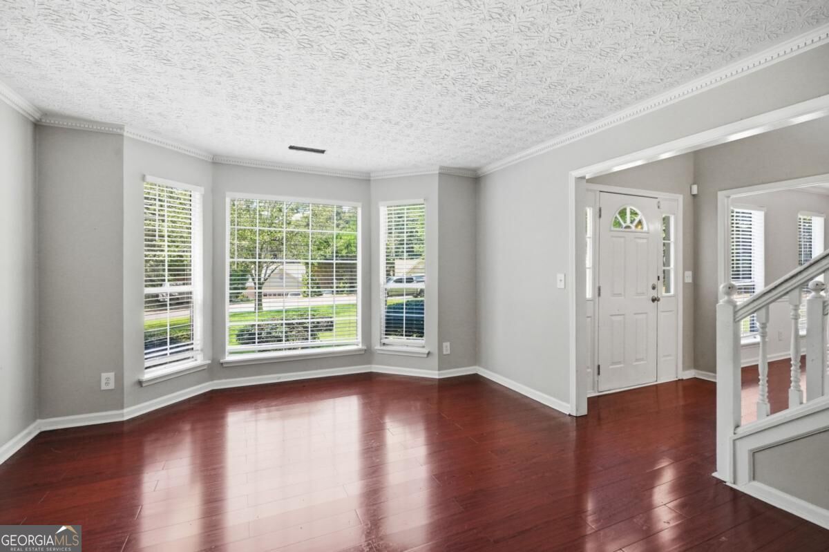 5785 Shoal Creek Drive Property Photo 3