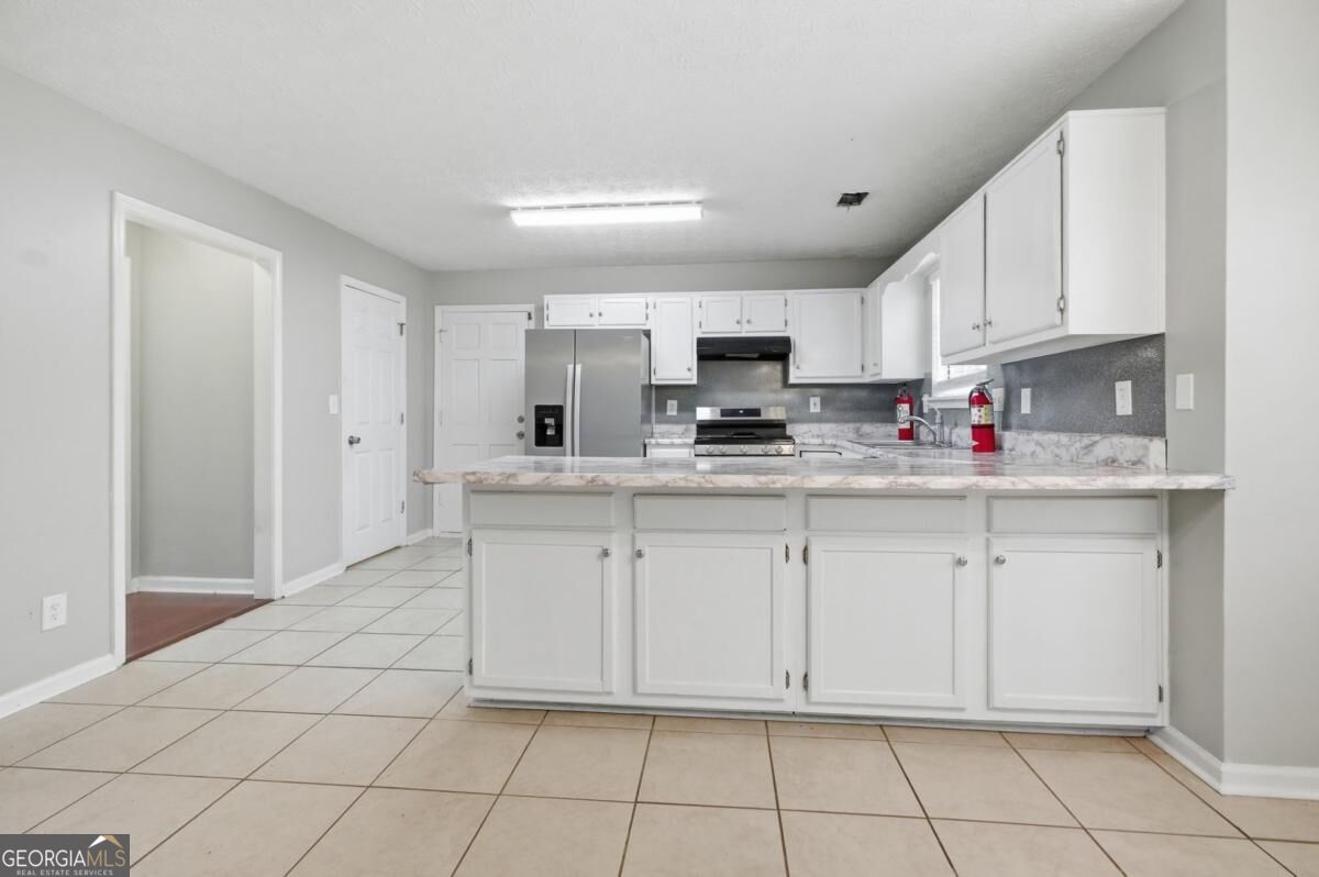 5785 Shoal Creek Drive Property Photo 9