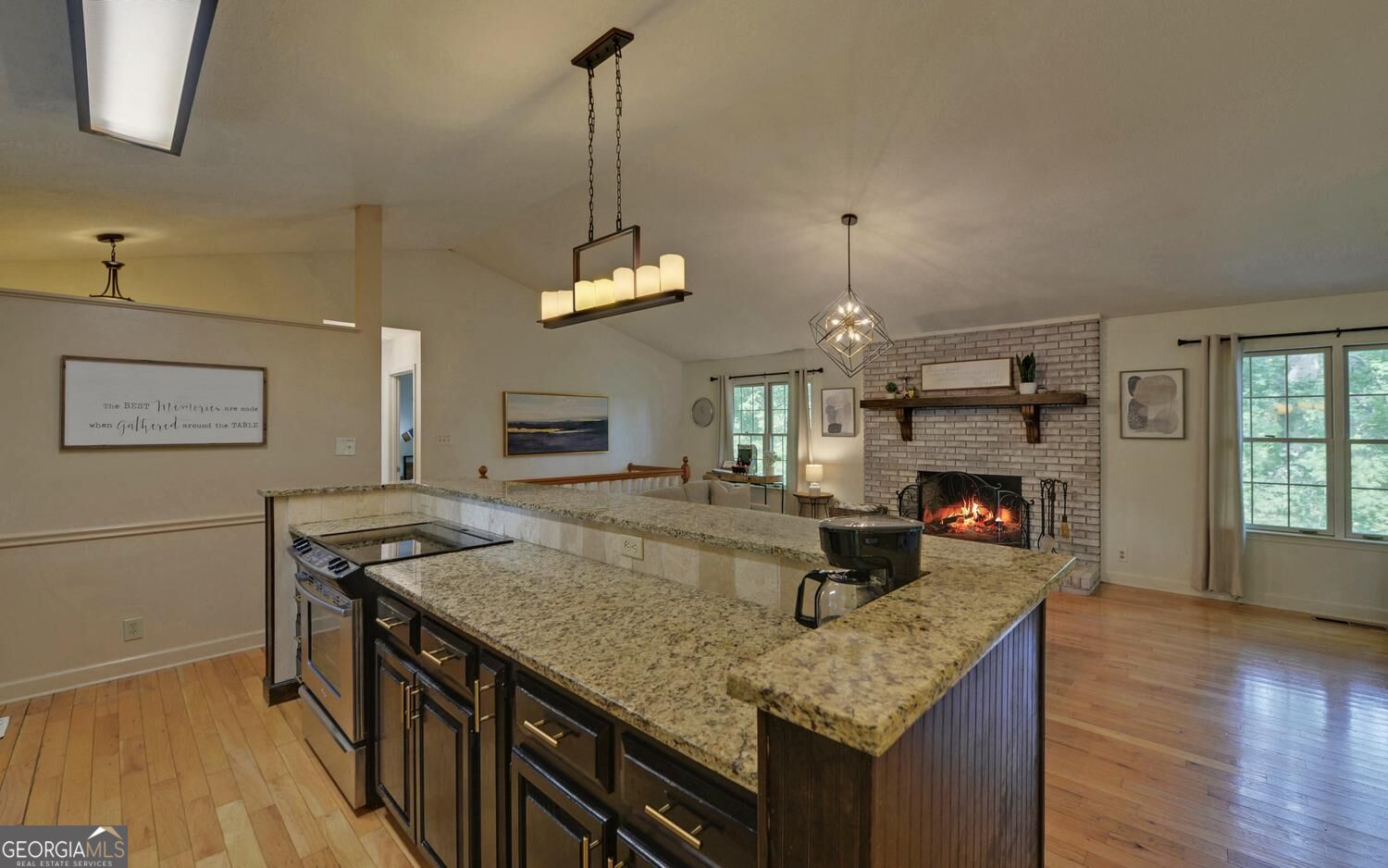 303 River Point Road Property Photo 10