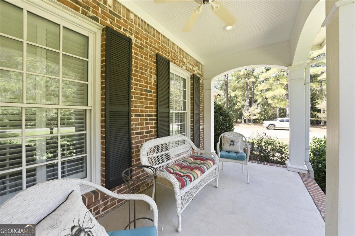 25 Jennings Lane Property Photo 5