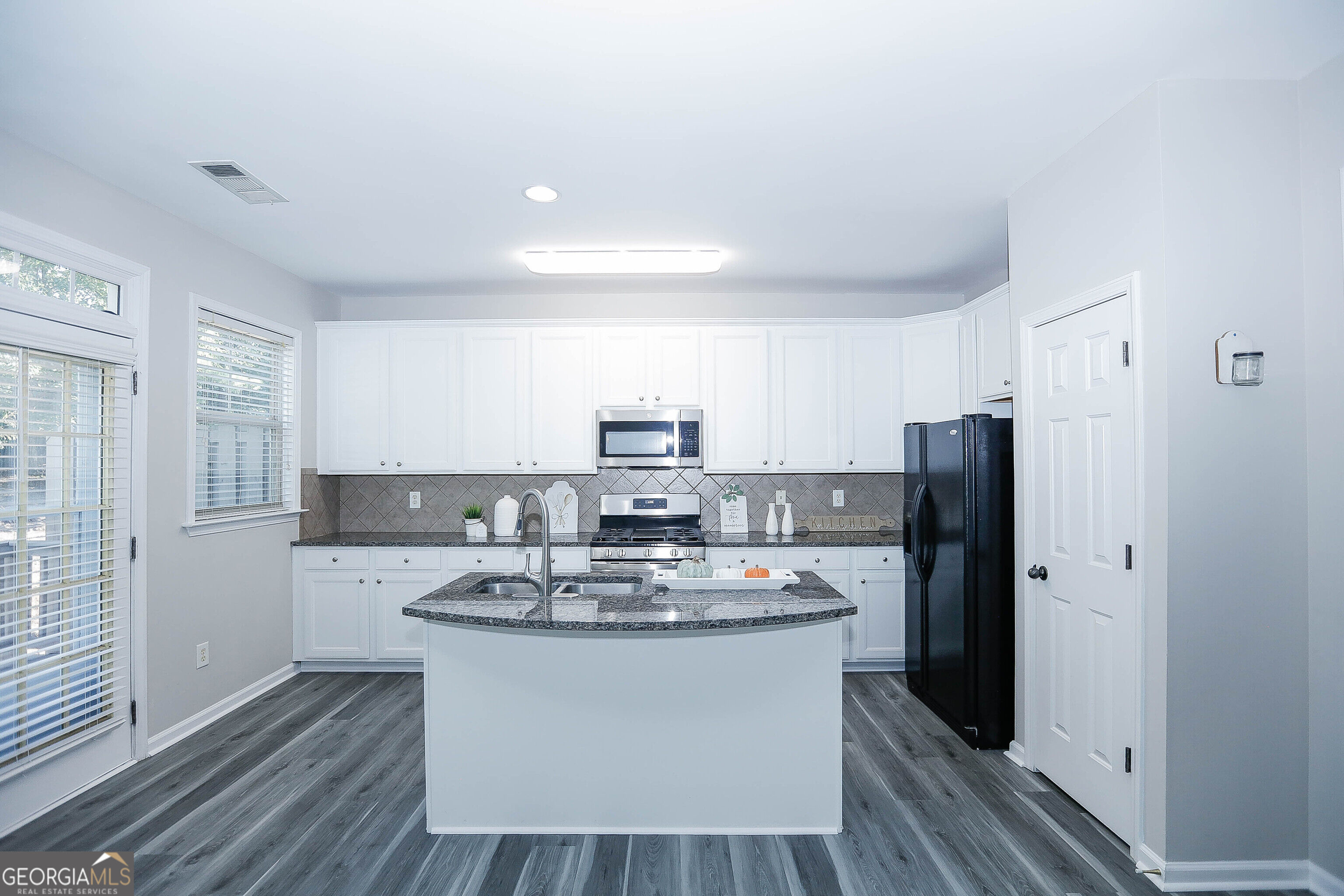 708 Village Field Court Property Photo 13