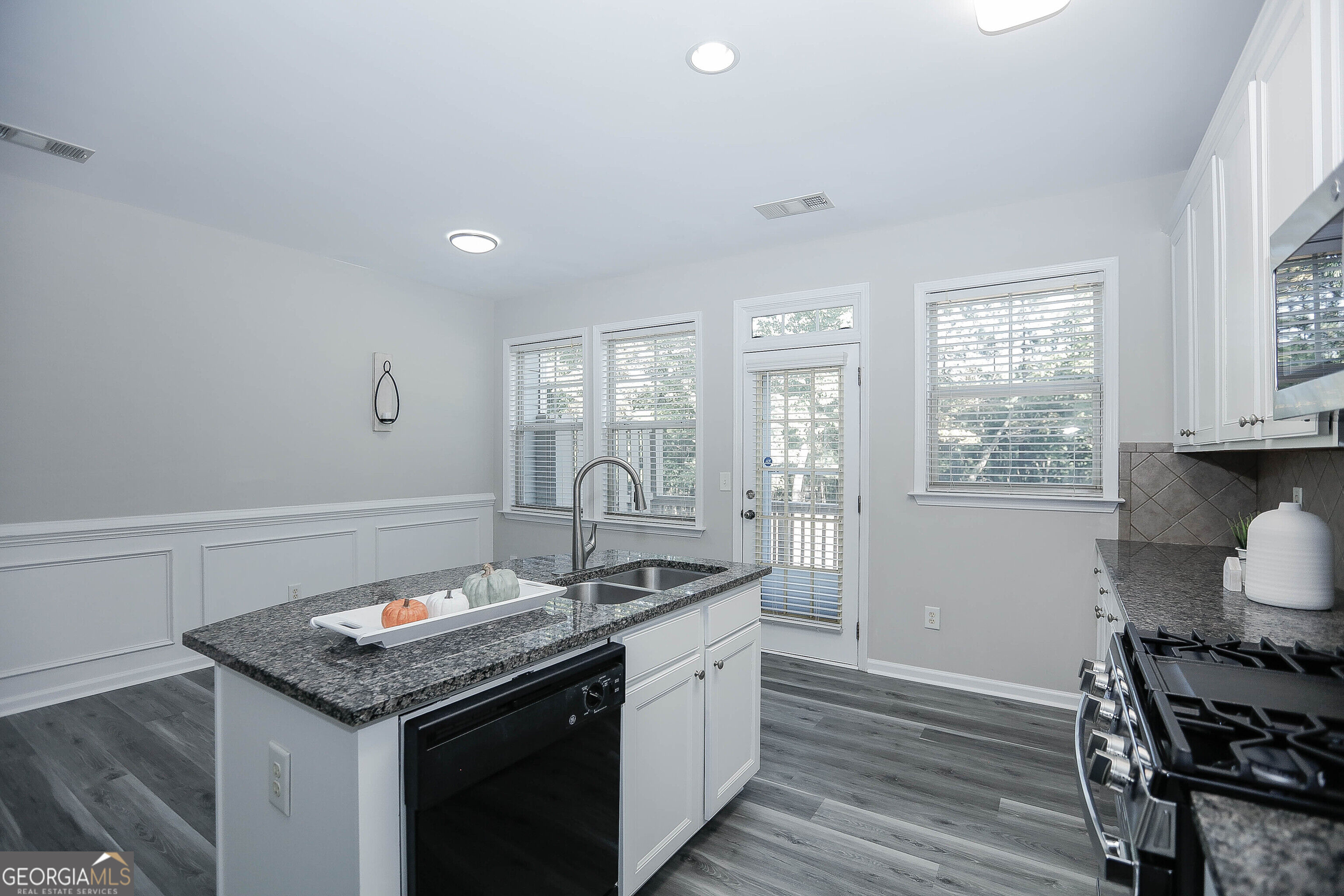 708 Village Field Court Property Photo 18