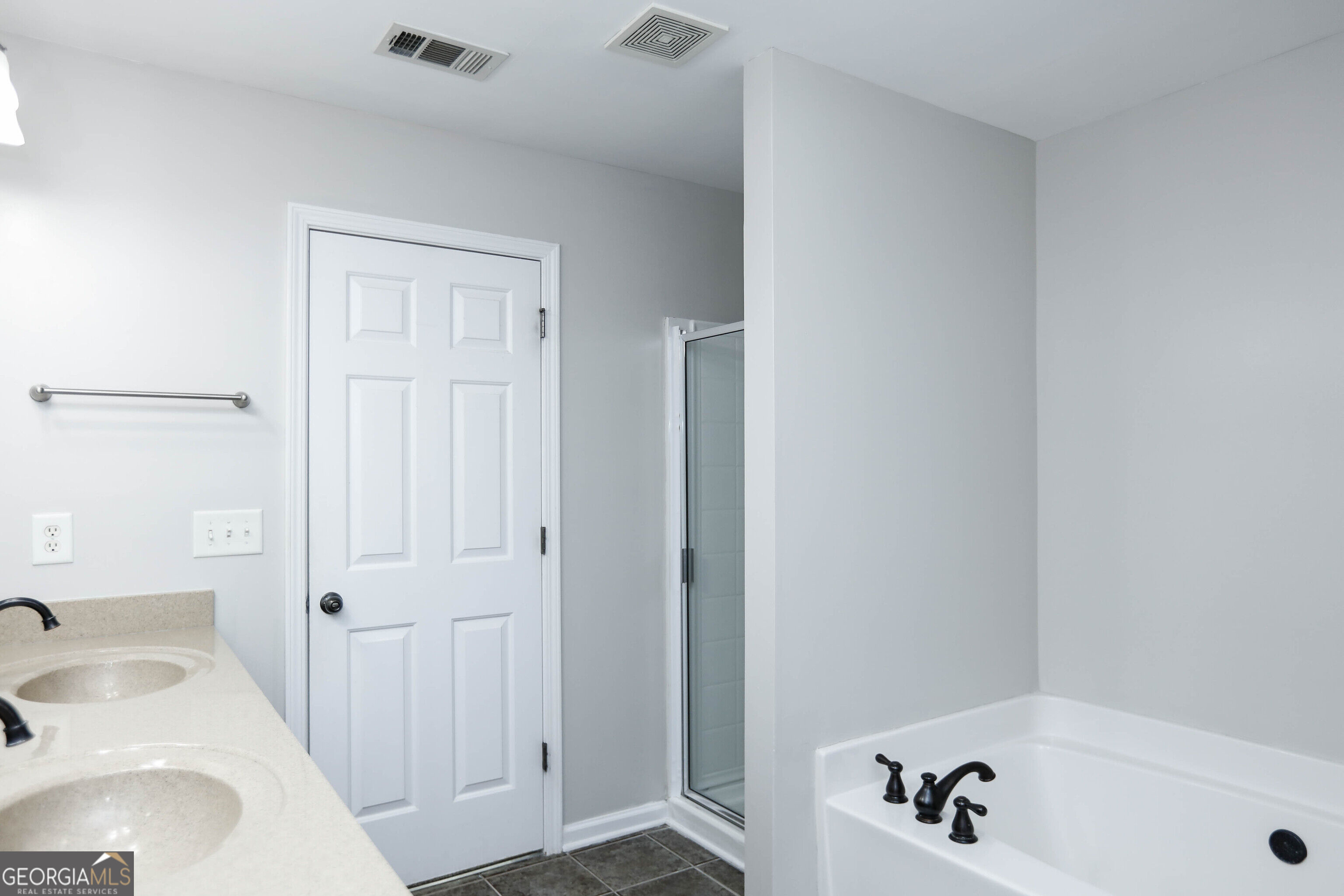 708 Village Field Court Property Photo 32
