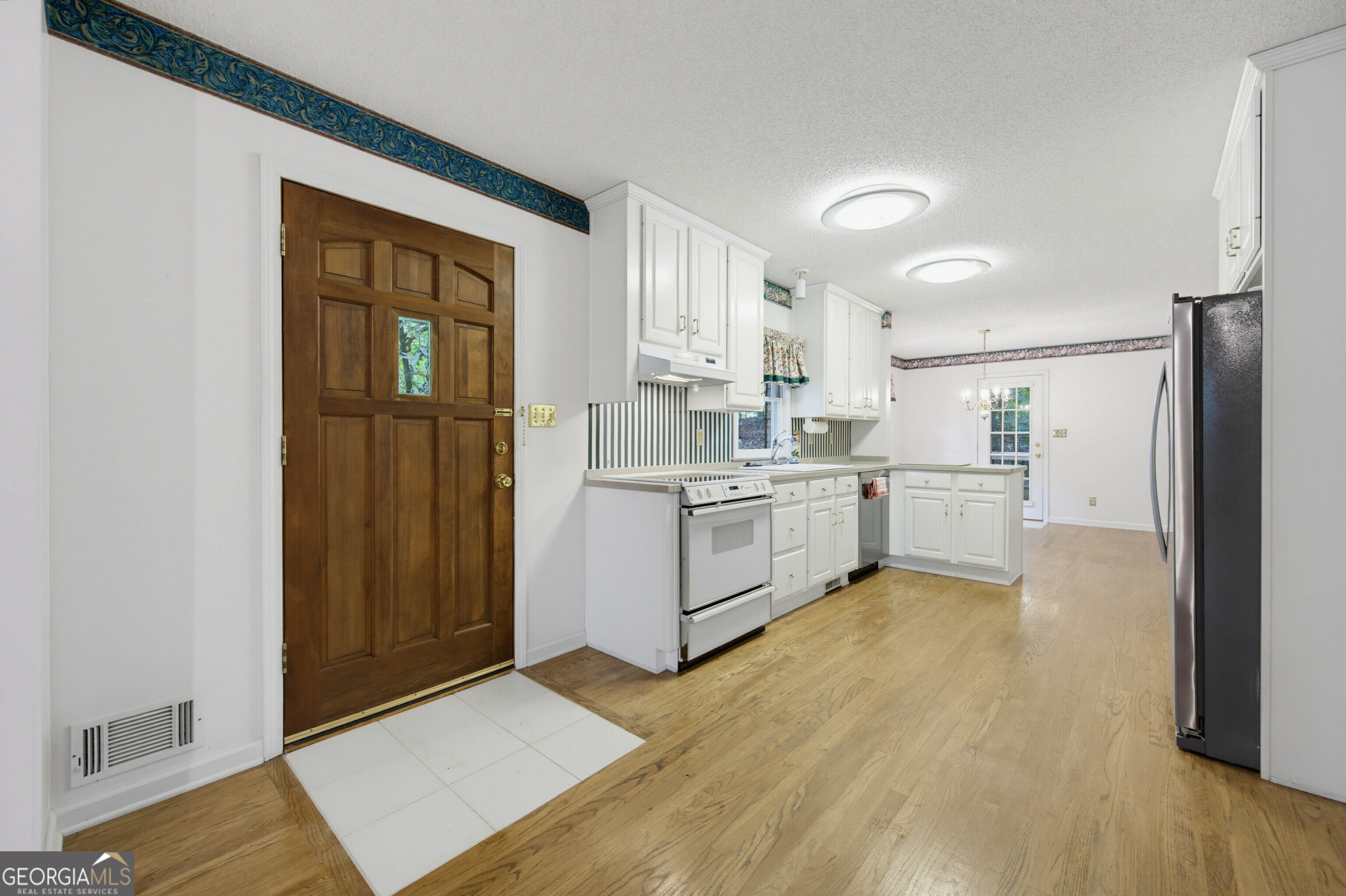 3655 Southlake Circle Property Photo 4