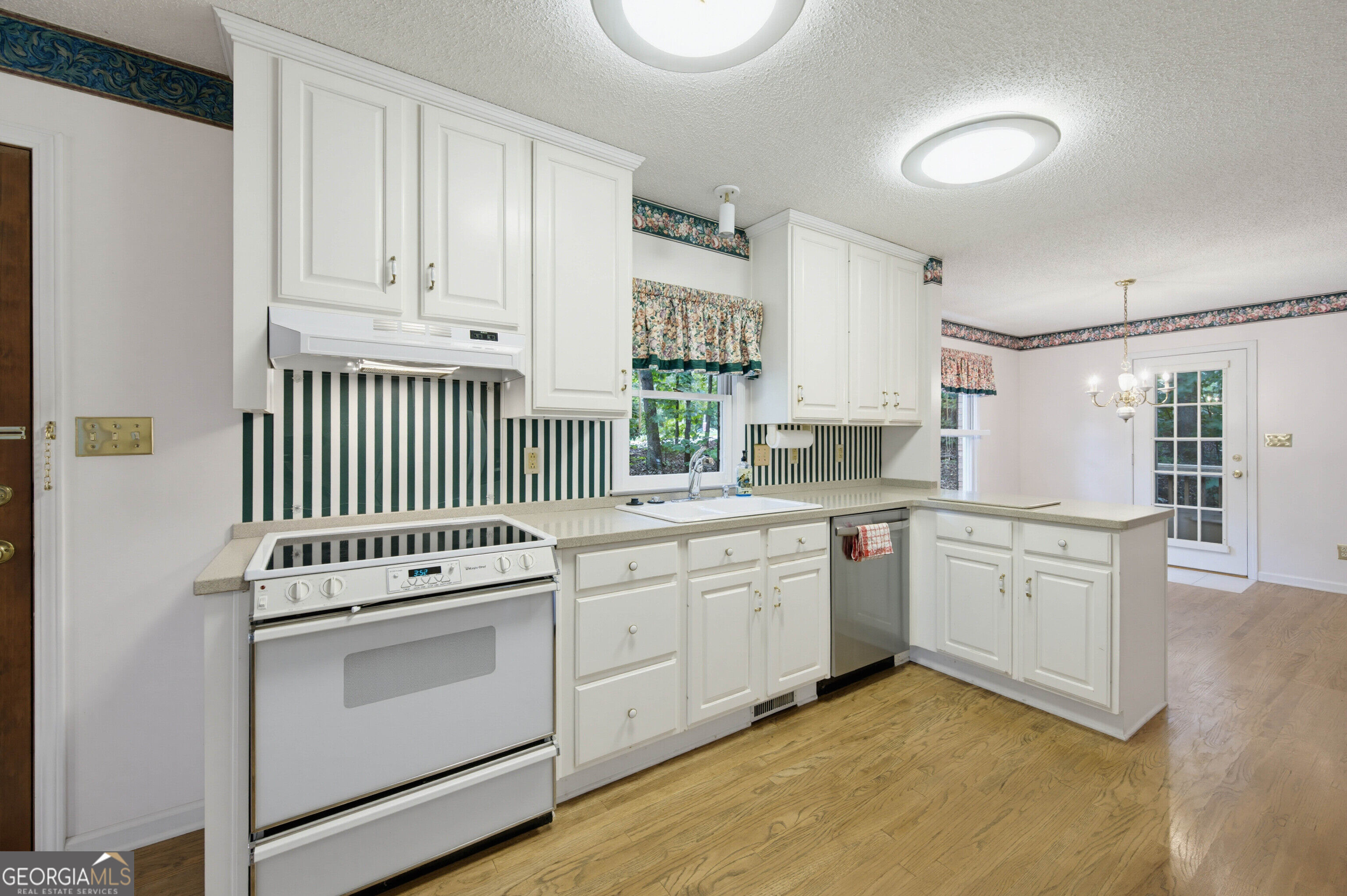 3655 Southlake Circle Property Photo 5