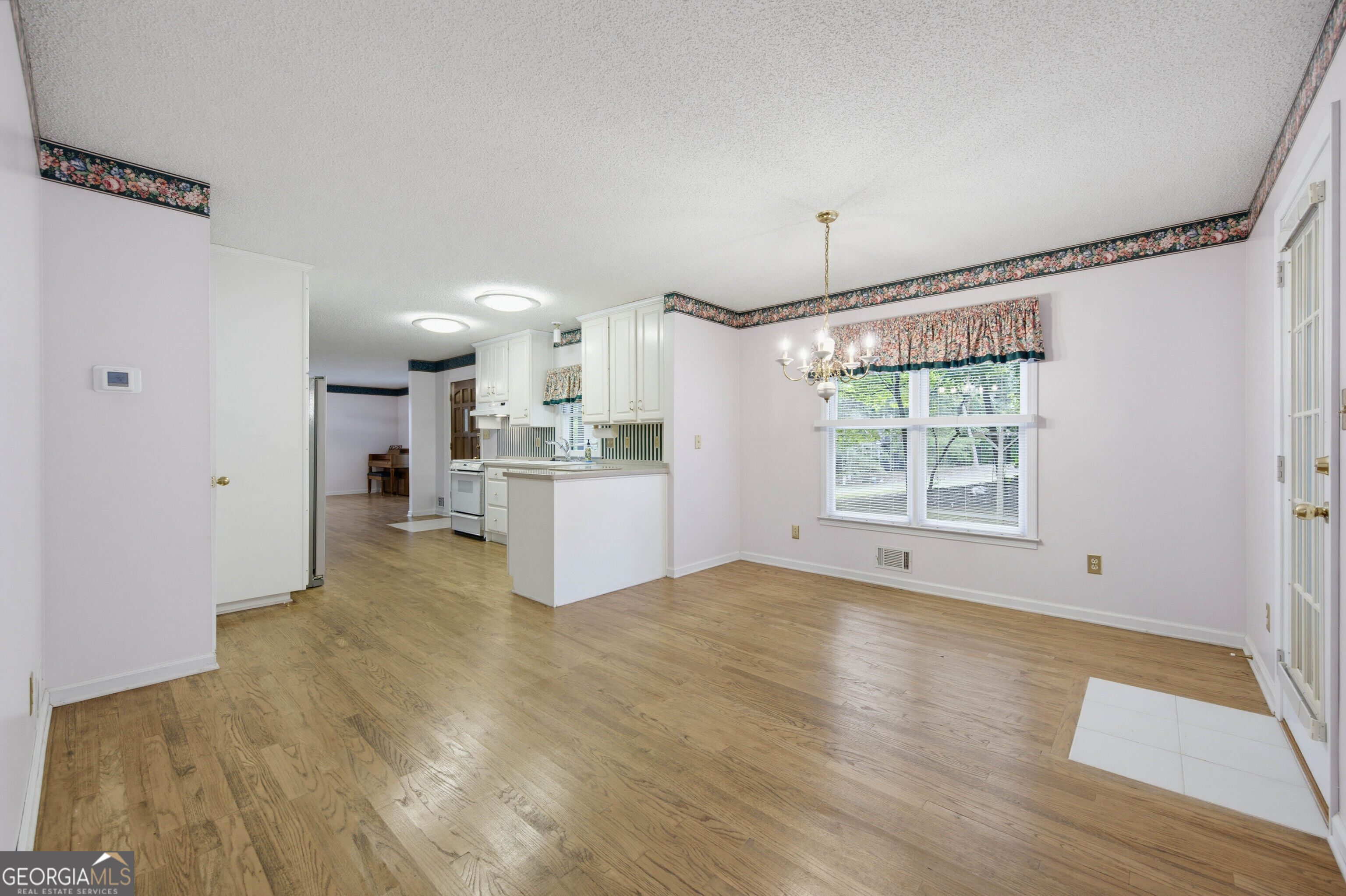 3655 Southlake Circle Property Photo 6