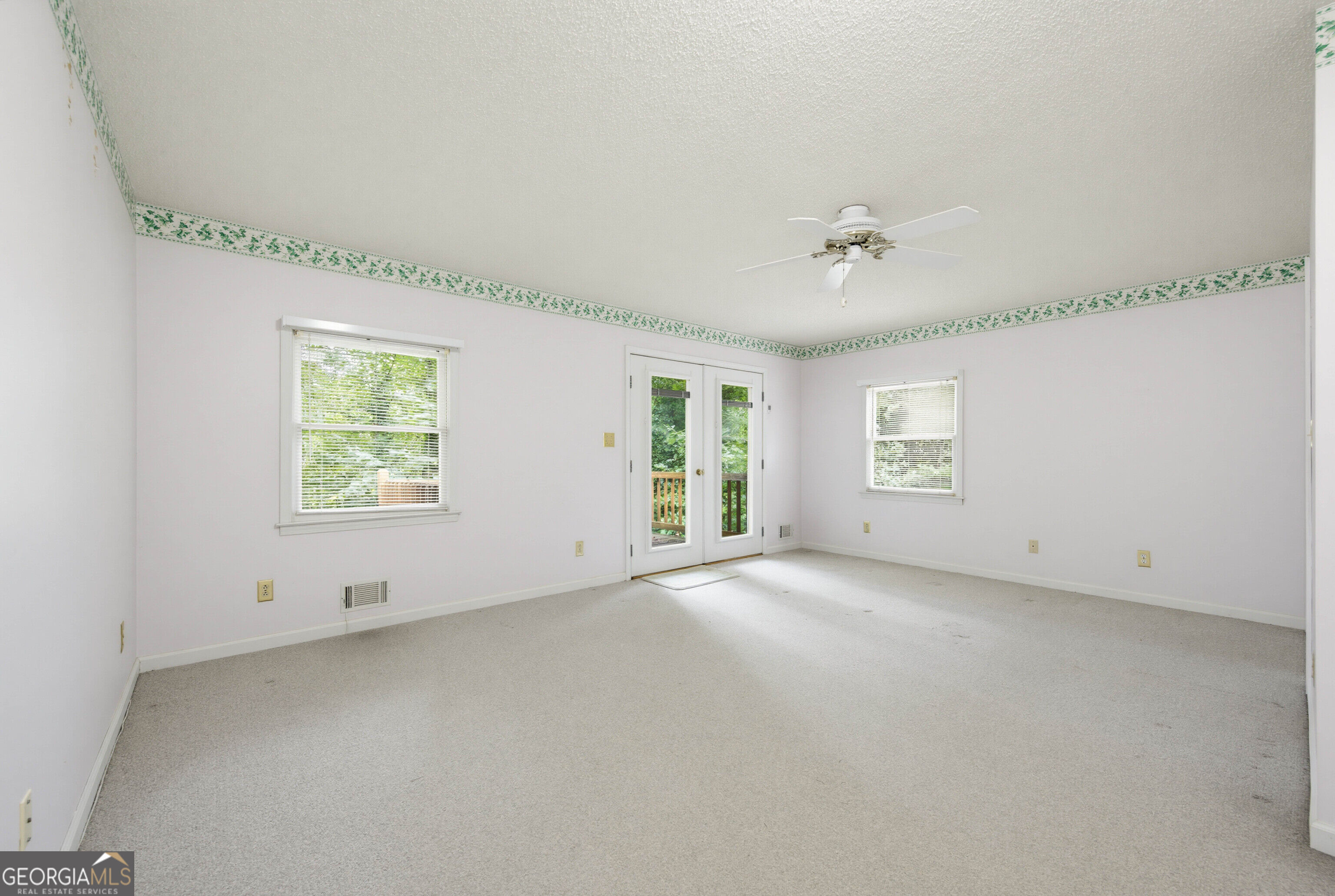 3655 Southlake Circle Property Photo 8