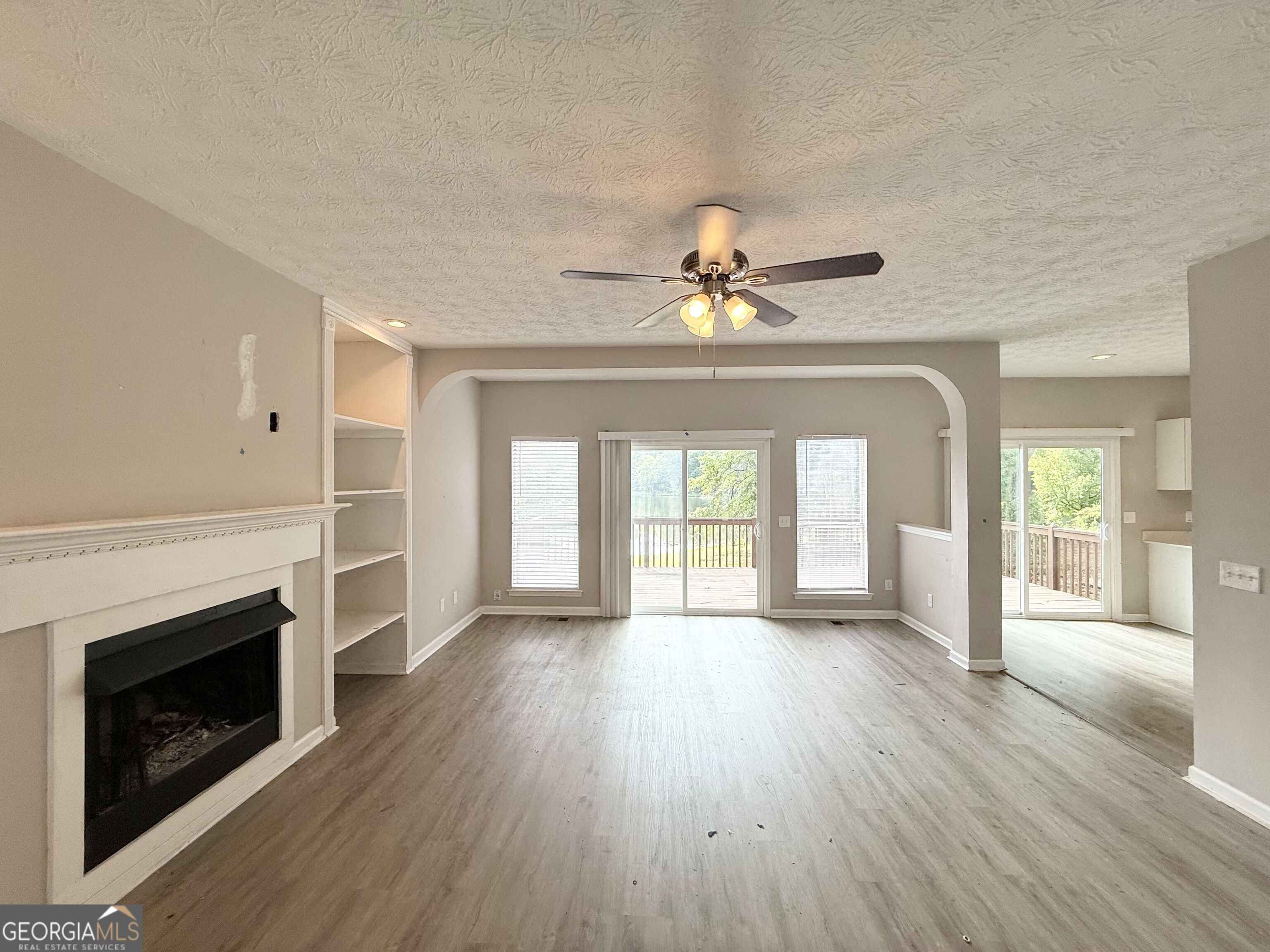 482 Waterfront Drive Property Photo 3