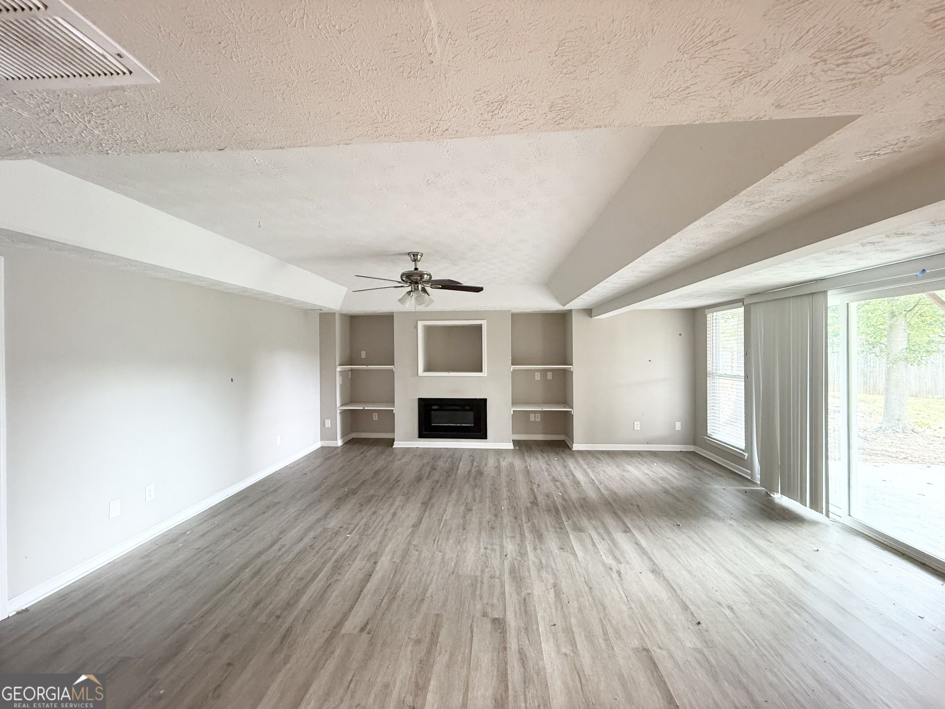 482 Waterfront Drive Property Photo 4