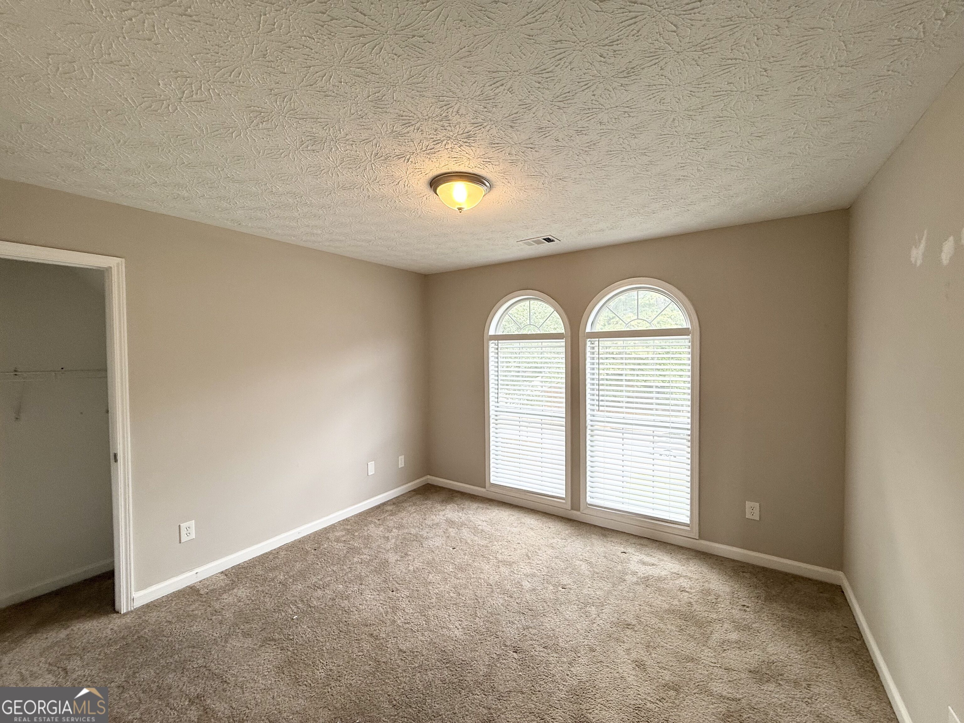 482 Waterfront Drive Property Photo 9