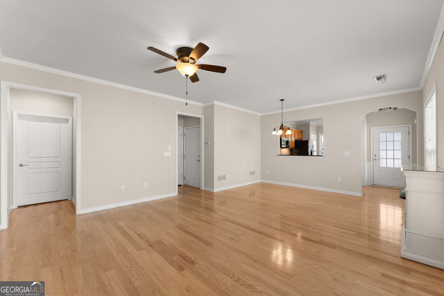 6142 Longleaf Drive Property Photo 9