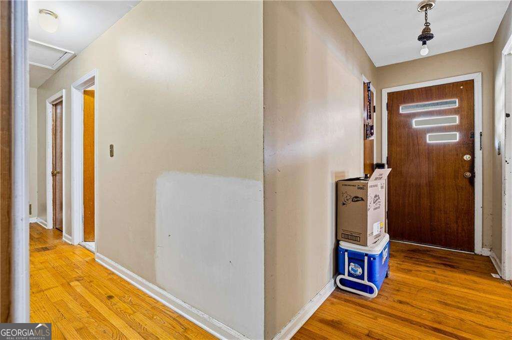 2537 Dresden Drive Ne Property Photo 2