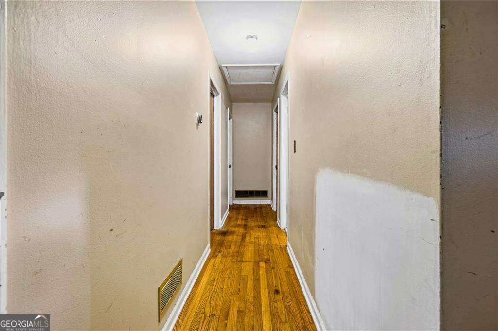 2537 Dresden Drive Ne Property Photo 6