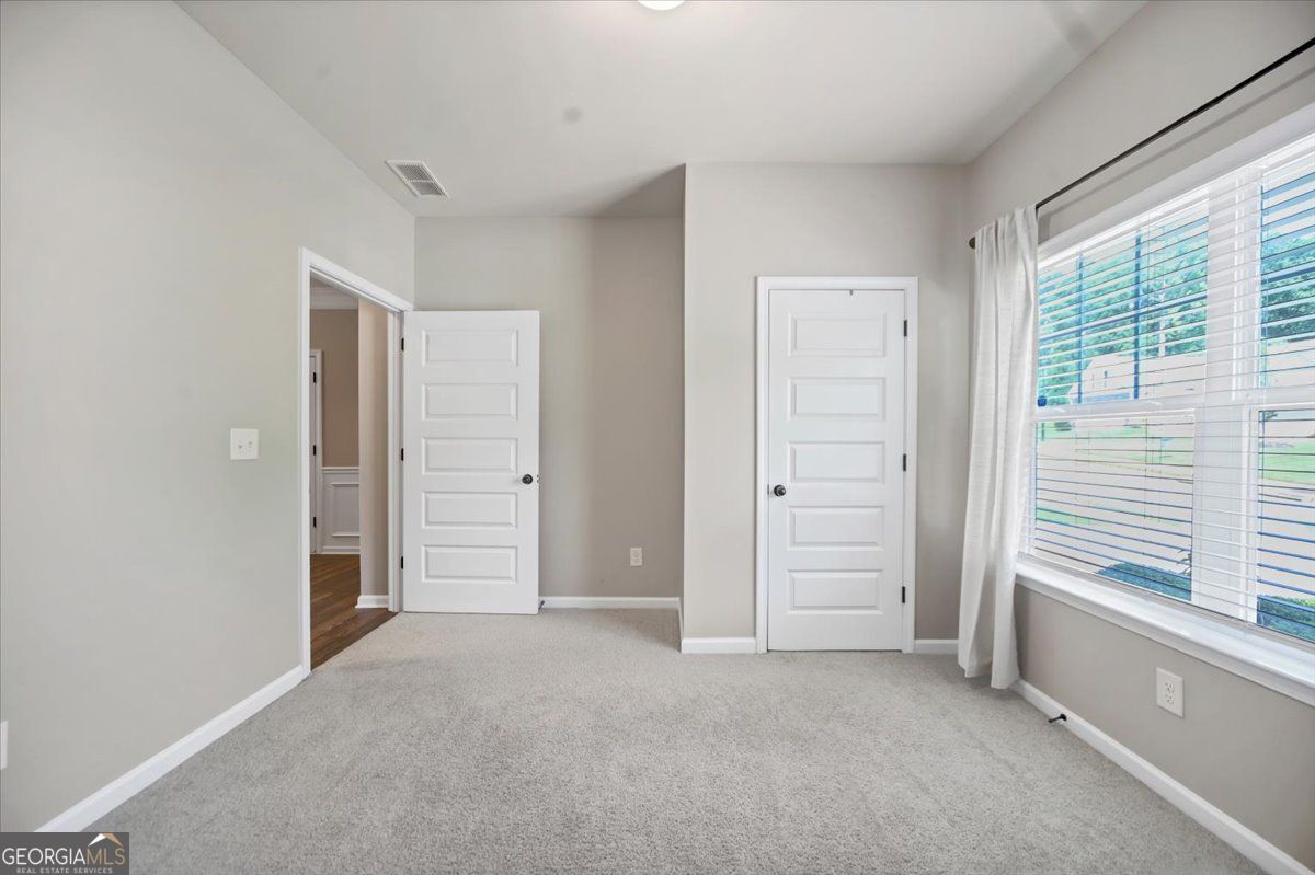 221 Woodford Drive Property Photo 6