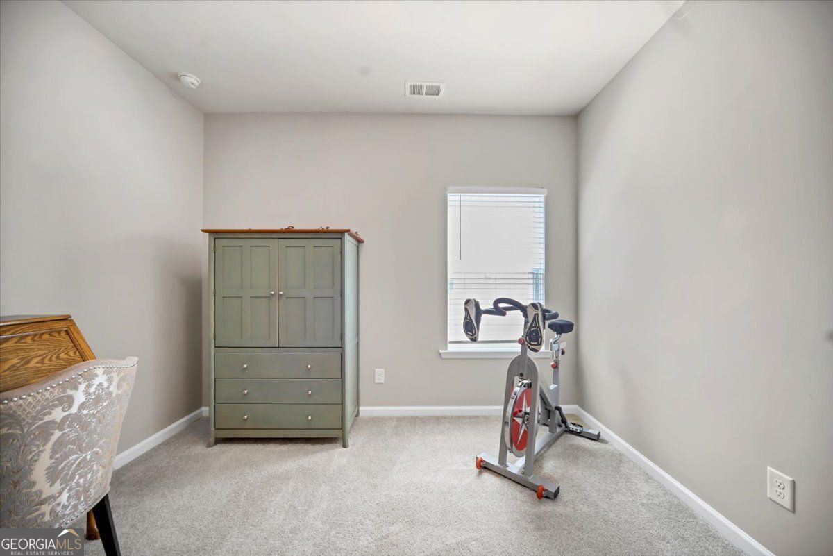 221 Woodford Drive Property Photo 8