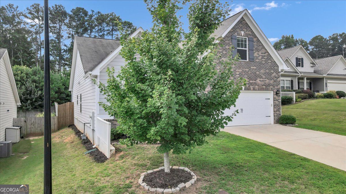 221 Woodford Drive Property Photo 42