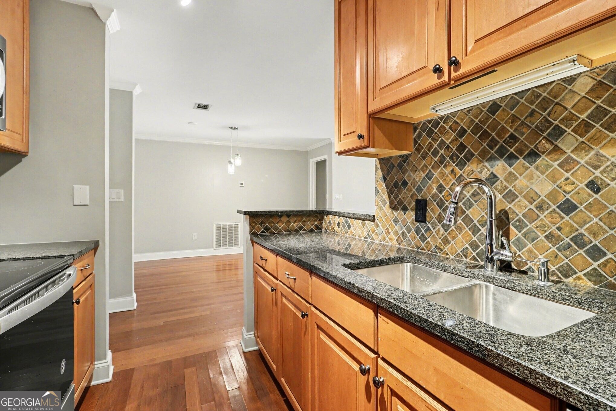 1202 Pine Heights Drive Property Photo 19