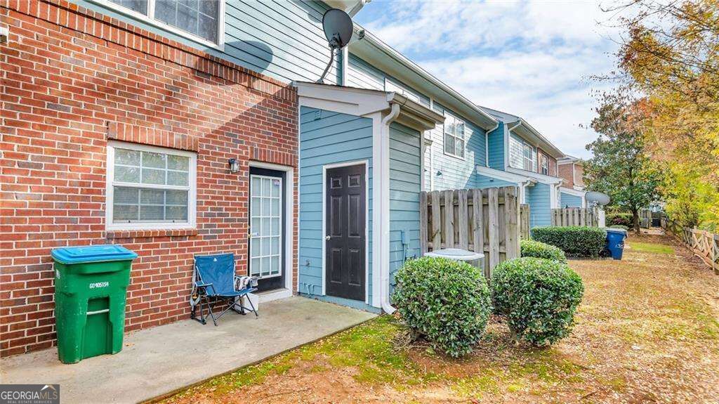 398 Pine Hill Place Property Photo 4