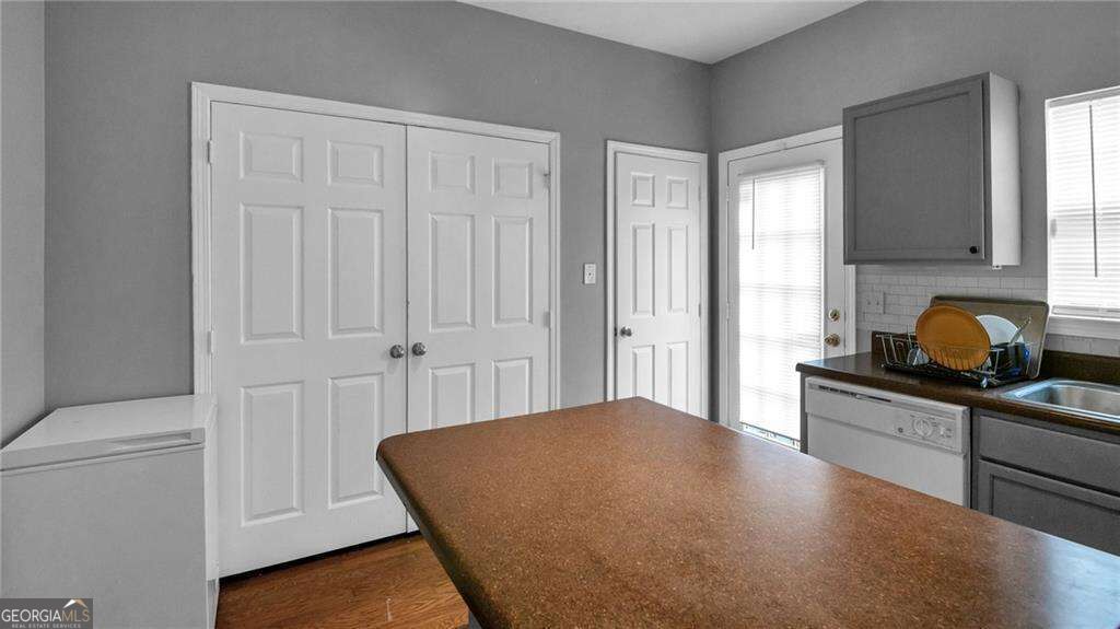 398 Pine Hill Place Property Photo 8
