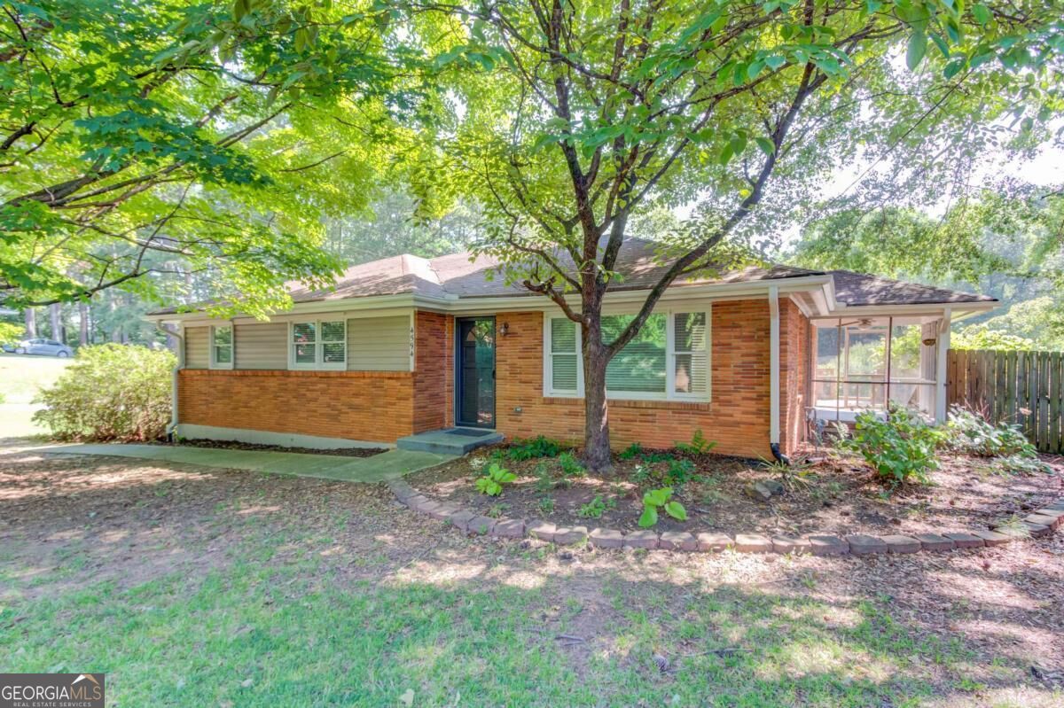 4594 Chamblee Tucker Road Property Photo 3