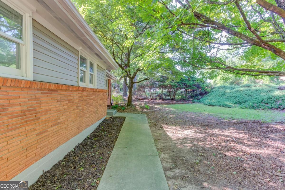 4594 Chamblee Tucker Road Property Photo 4